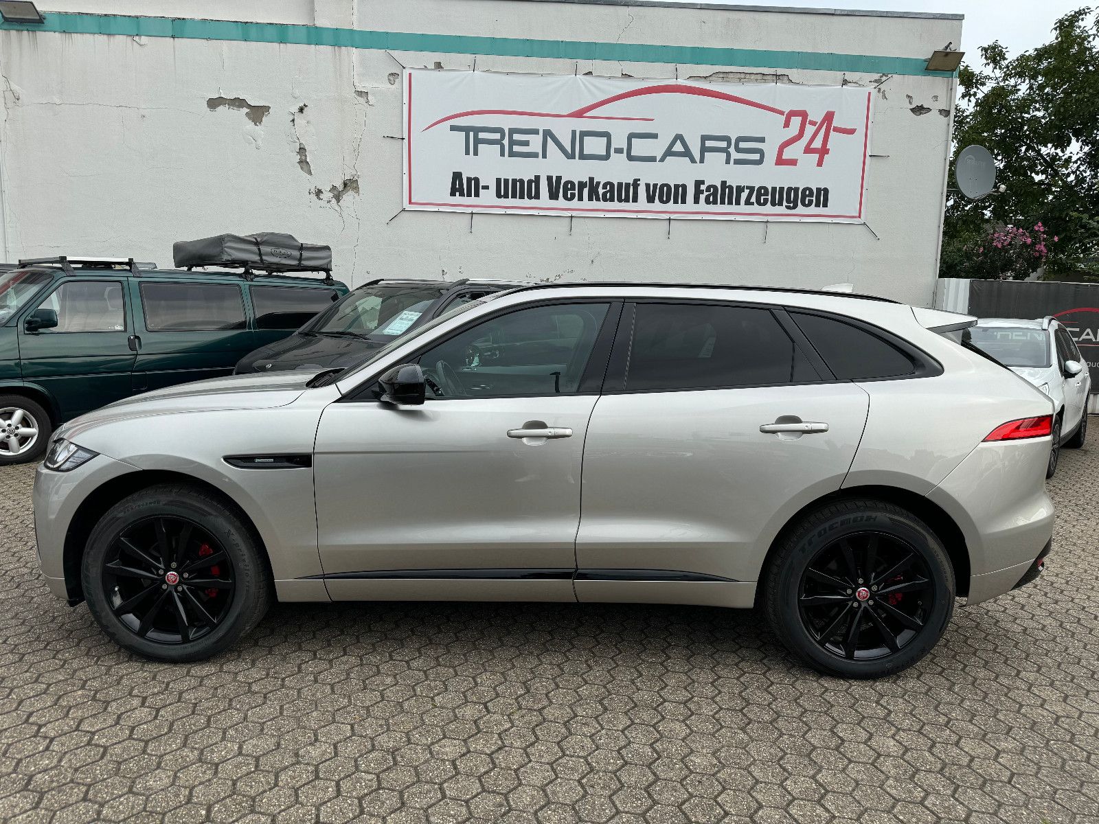 Fahrzeugabbildung Jaguar F-Pace F-PACE R-Sport AWD MOTORSCHADEN