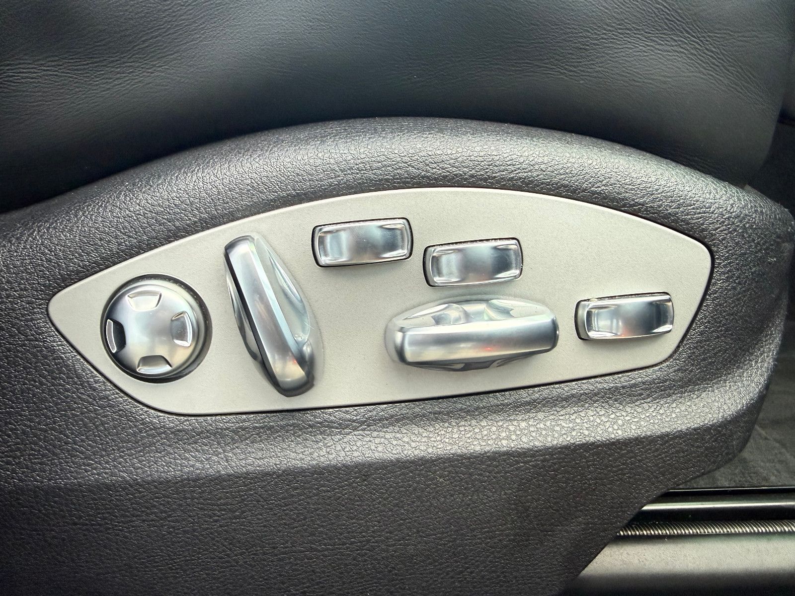 Fahrzeugabbildung Porsche Macan*ACC*Leder*360 Cam* 21Zoll*Pano*BOSE