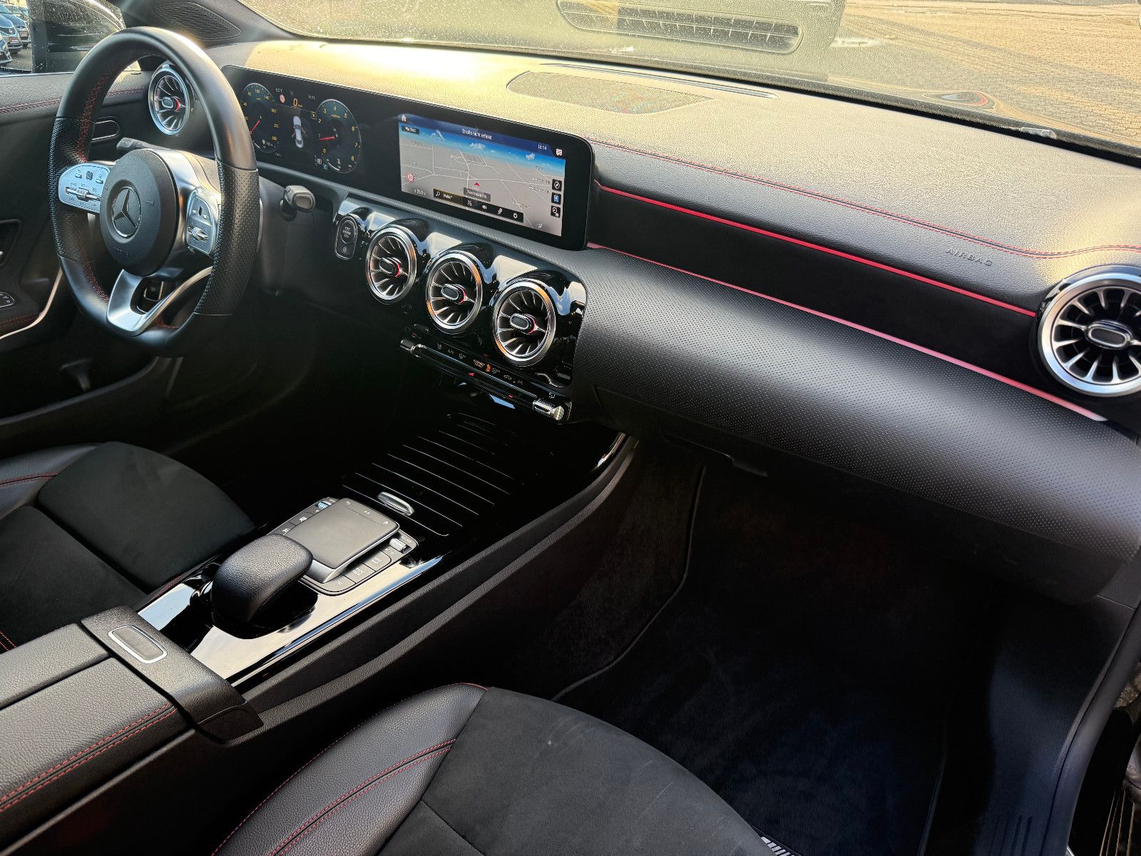 Fahrzeugabbildung Mercedes-Benz CLA 200*AMG*Tempomat*Apple Carplay*