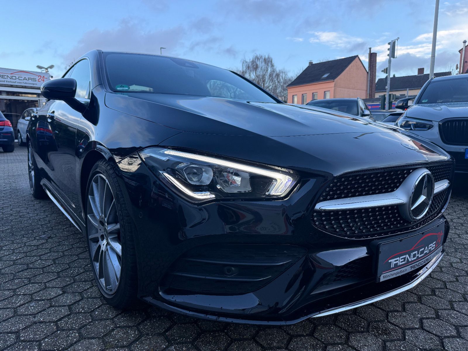 Fahrzeugabbildung Mercedes-Benz CLA 200*AMG*Tempomat*Apple Carplay*