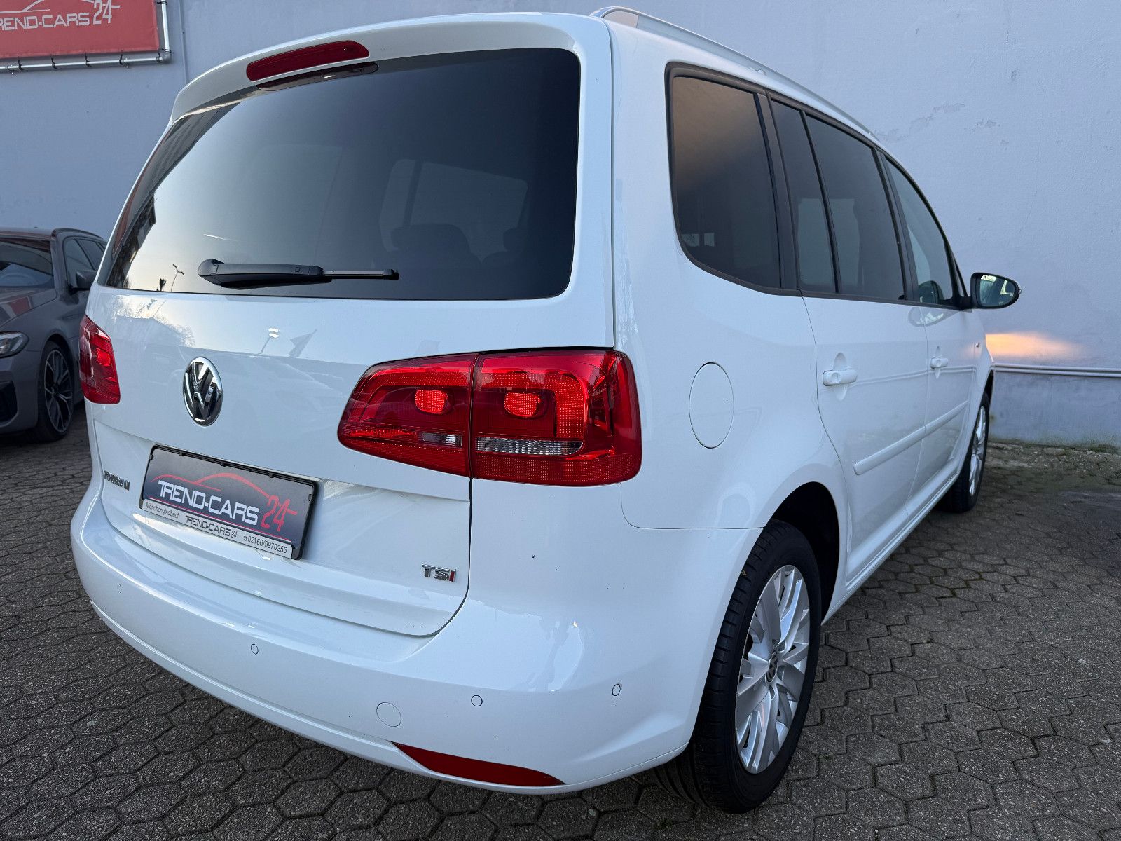 Fahrzeugabbildung Volkswagen Touran Life*Tempomat*Klima*SH*