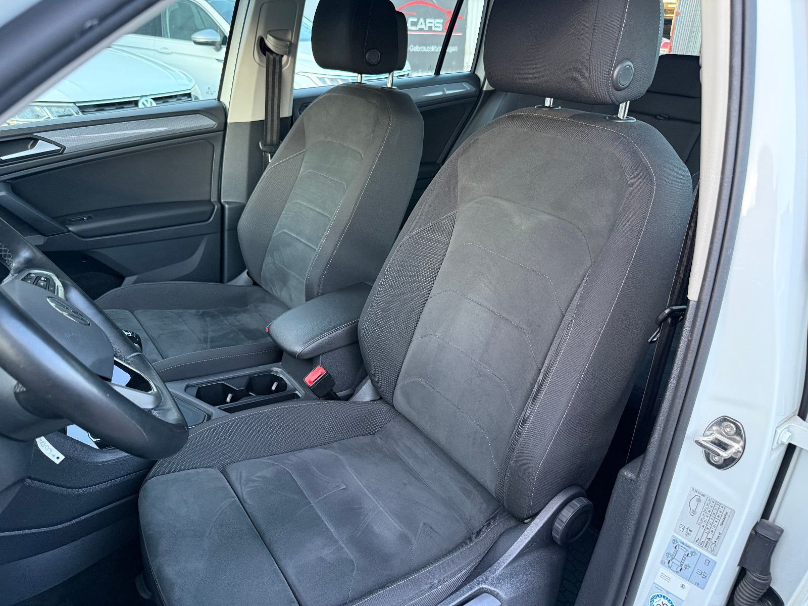 Fahrzeugabbildung Volkswagen Tiguan Life*Fahrschule Wagen* Driving school Car