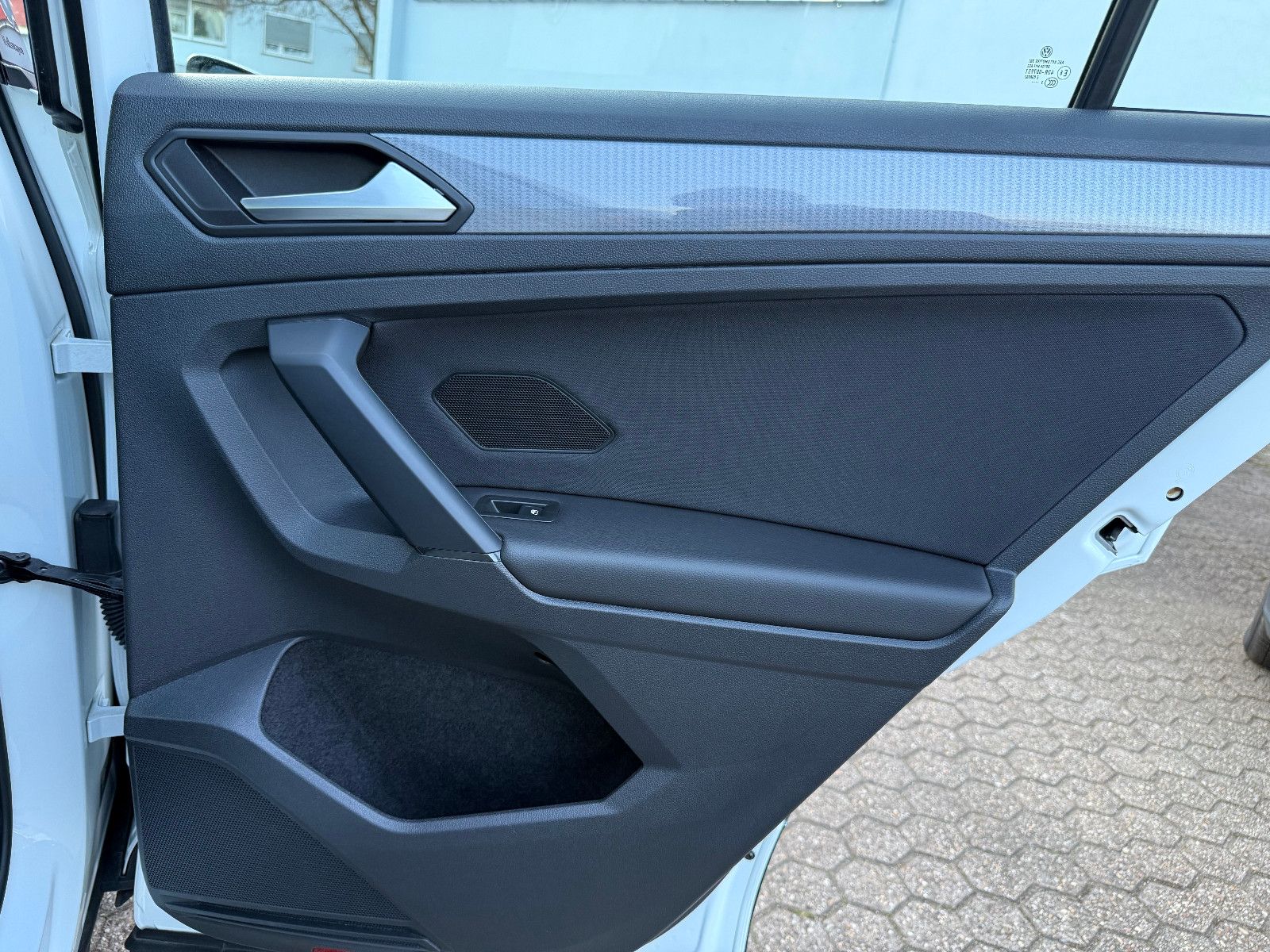 Fahrzeugabbildung Volkswagen Tiguan Life*Fahrschule Wagen* Driving school Car