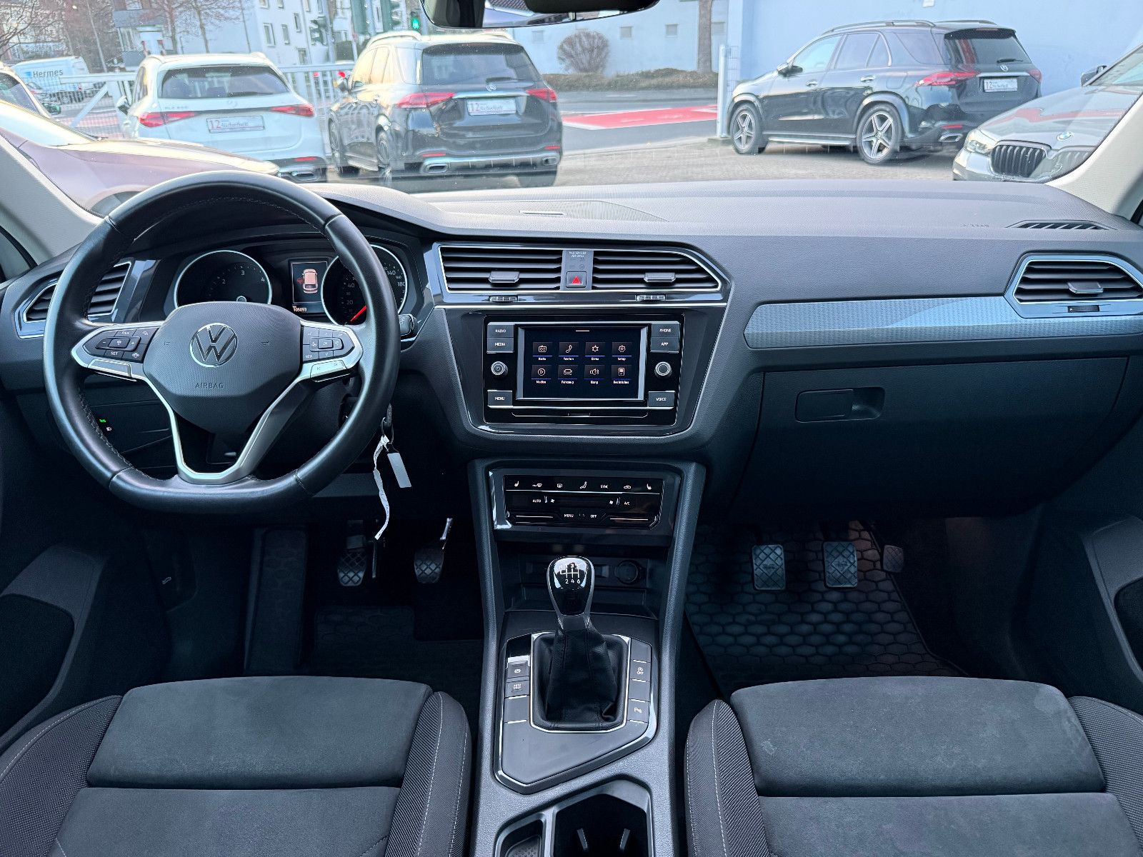 Fahrzeugabbildung Volkswagen Tiguan Life*Fahrschule Wagen* Driving school Car