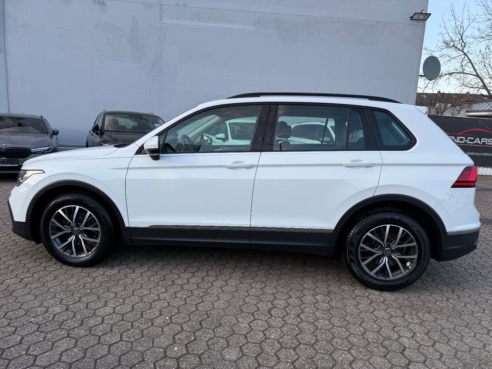 Fahrzeugabbildung Volkswagen Tiguan Life*Fahrschule Wagen* Driving school Car