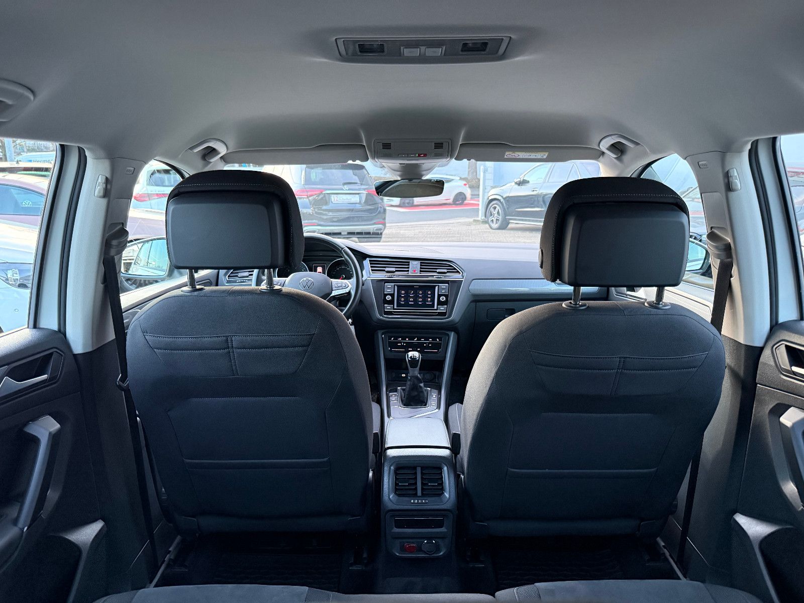 Fahrzeugabbildung Volkswagen Tiguan Life*Fahrschule Wagen* Driving school Car