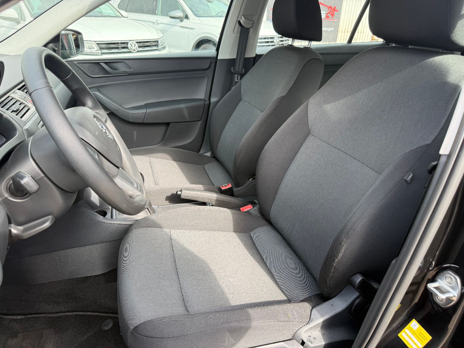 Fahrzeugabbildung SKODA Rapid Spaceback Active