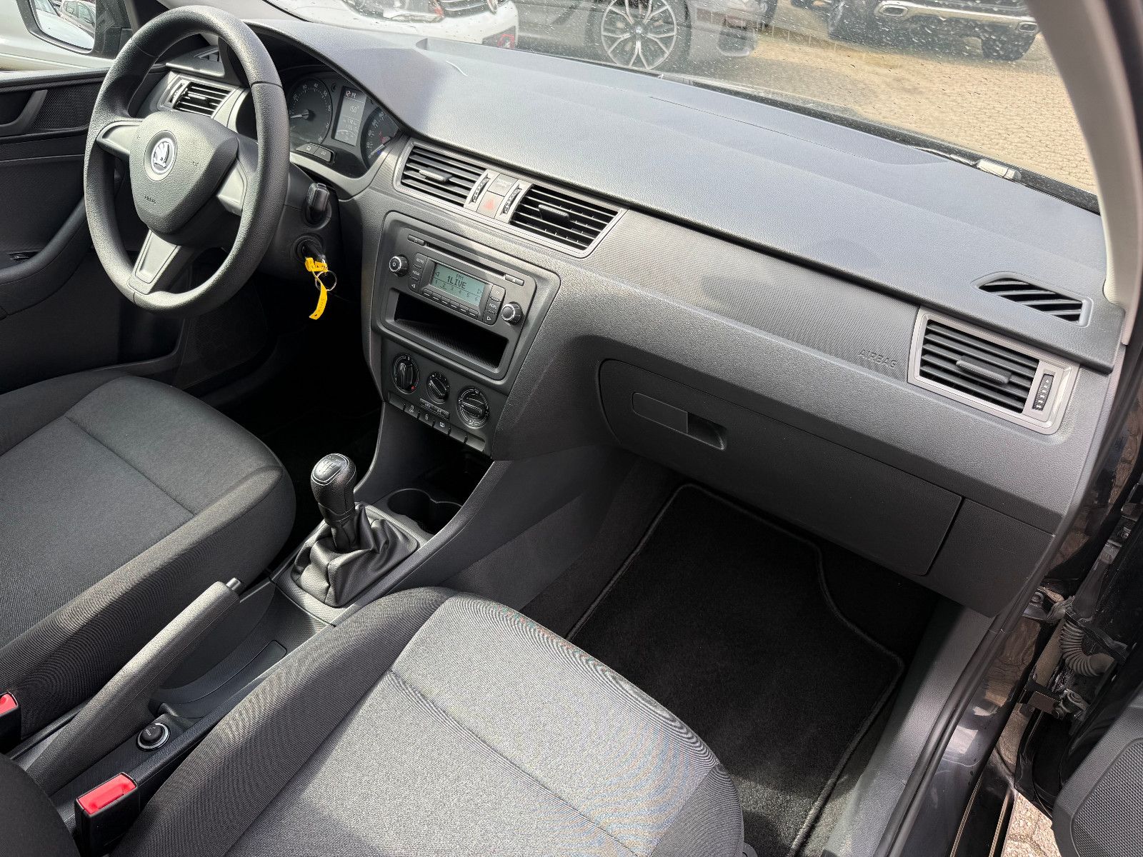 Fahrzeugabbildung SKODA Rapid Spaceback Active