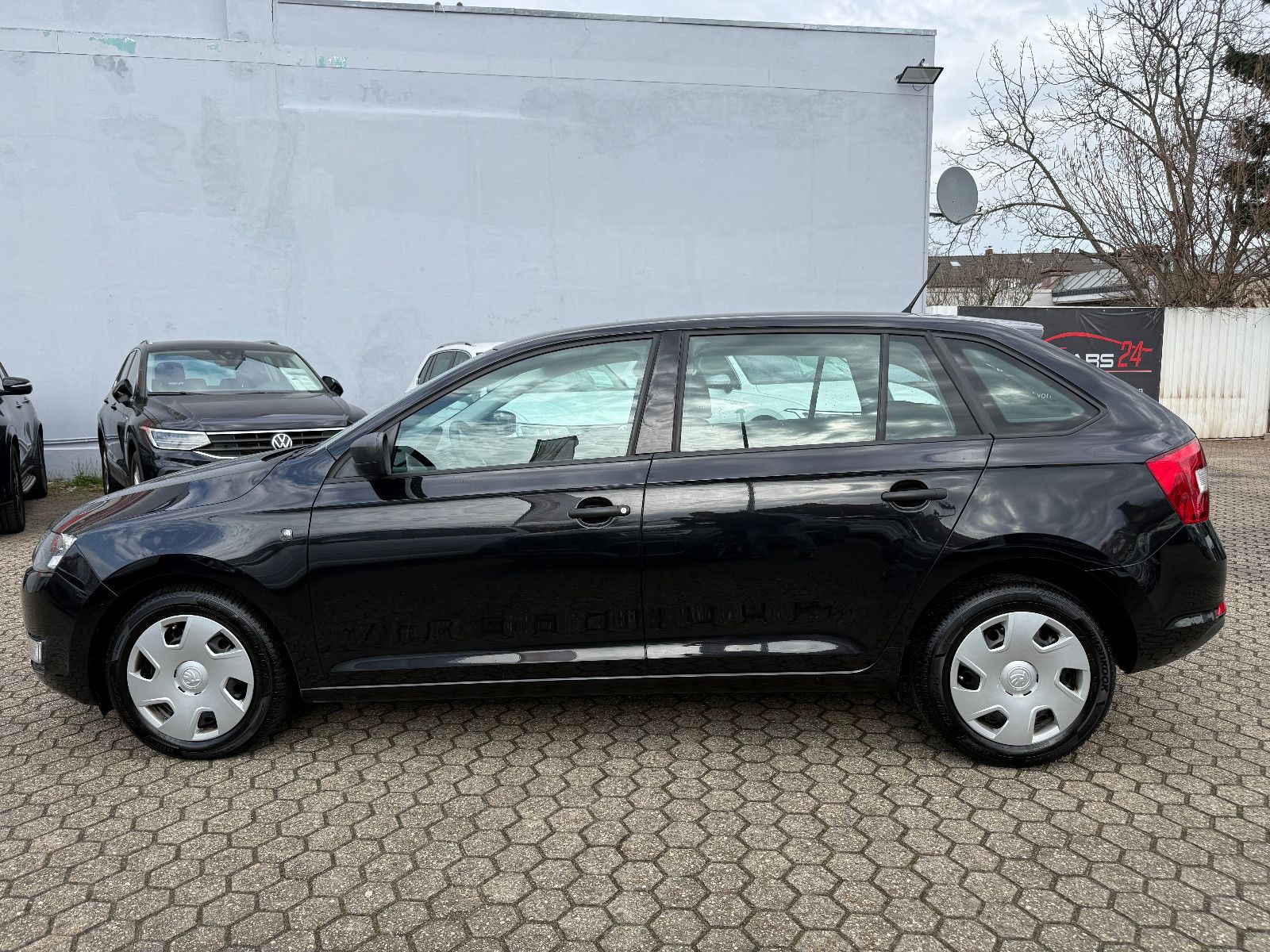 Fahrzeugabbildung SKODA Rapid Spaceback Active