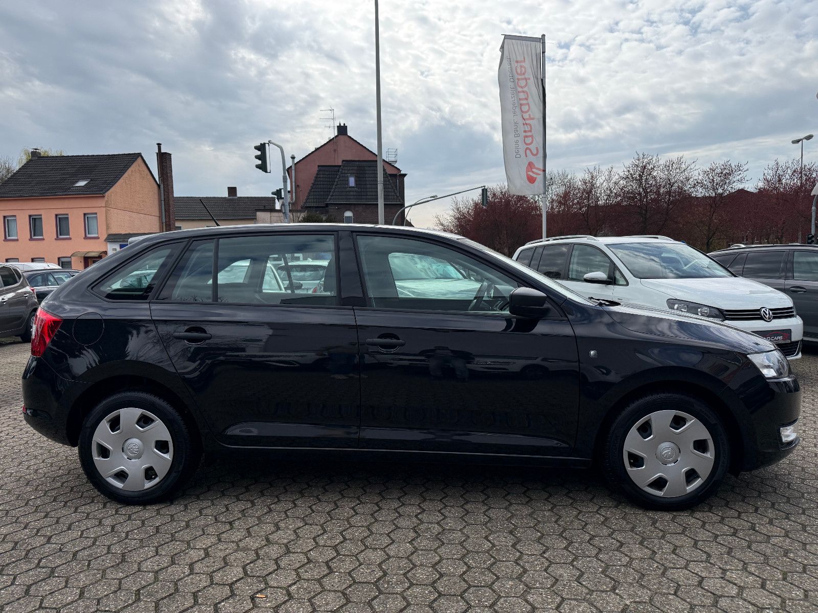 Fahrzeugabbildung SKODA Rapid Spaceback Active
