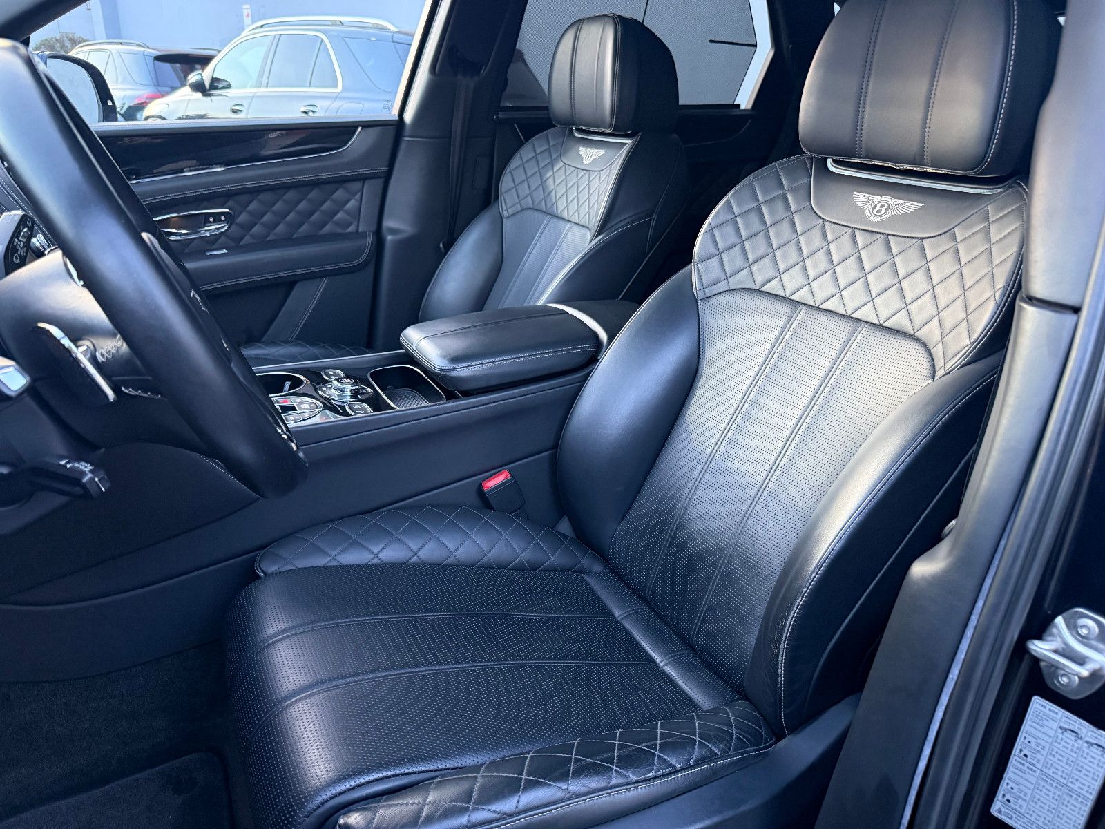 Fahrzeugabbildung Bentley Bentayga 6.0 W12 4WD*FirstEdition* Pano*Voll*