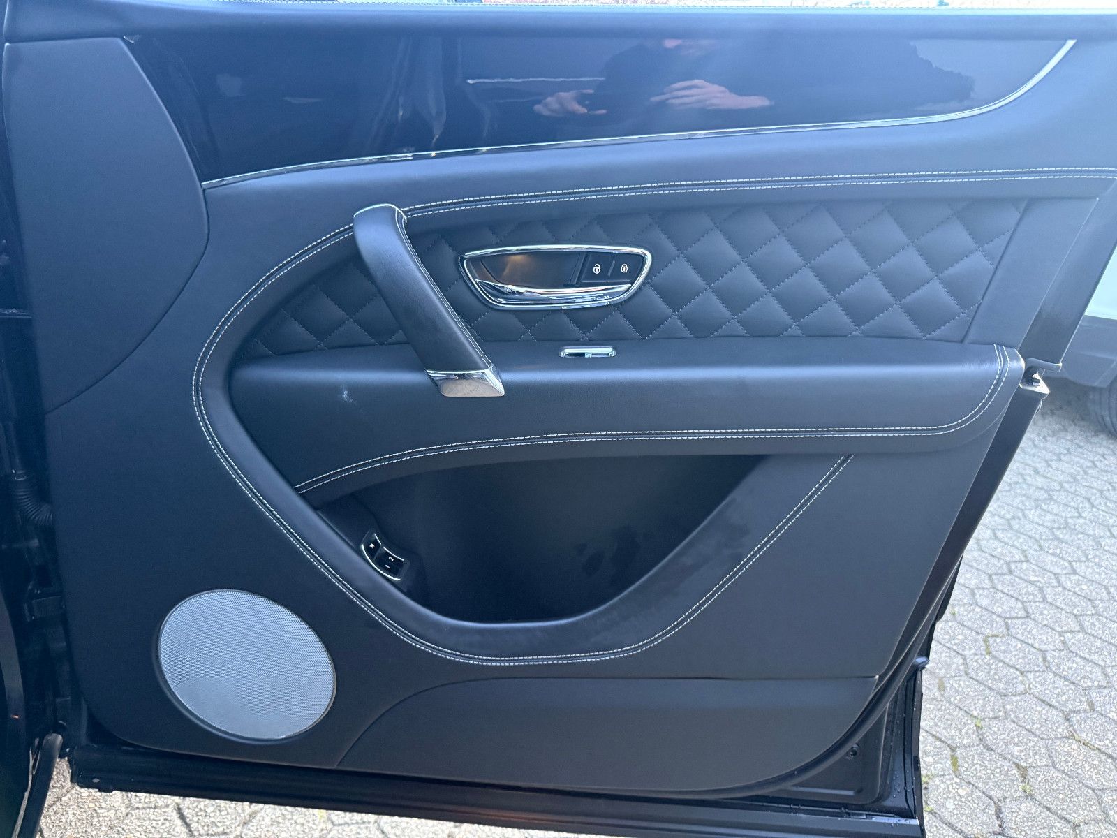 Fahrzeugabbildung Bentley Bentayga 6.0 W12 4WD*FirstEdition* Pano*Voll*