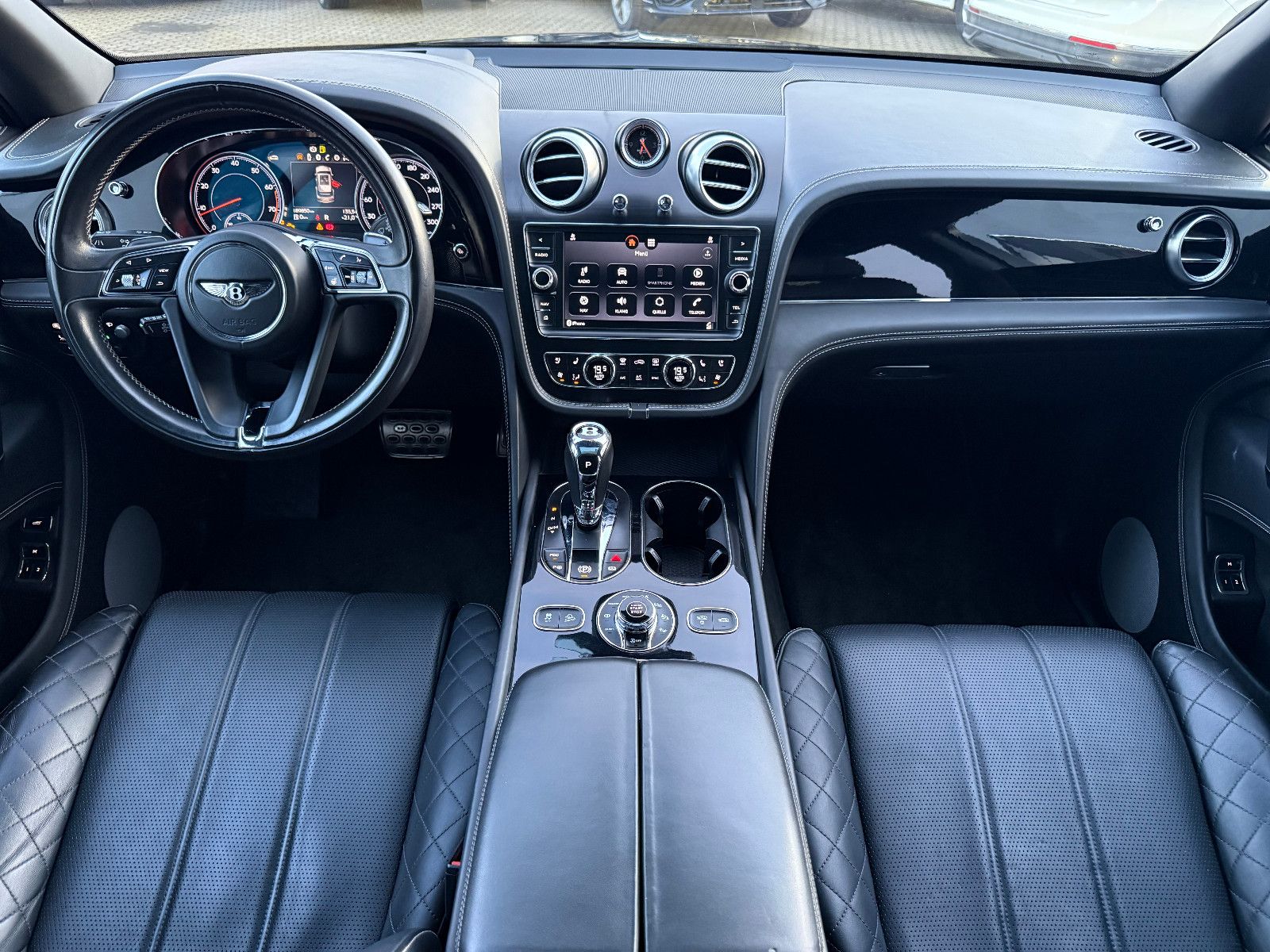 Fahrzeugabbildung Bentley Bentayga 6.0 W12 4WD*FirstEdition* Pano*Voll*