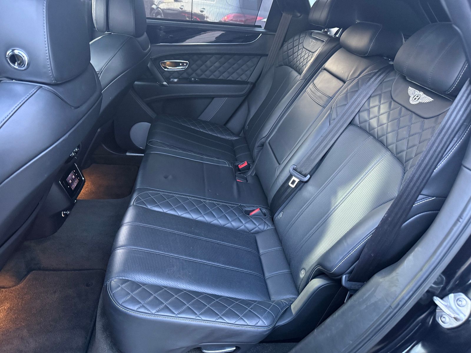 Fahrzeugabbildung Bentley Bentayga 6.0 W12 4WD*FirstEdition* Pano*Voll*