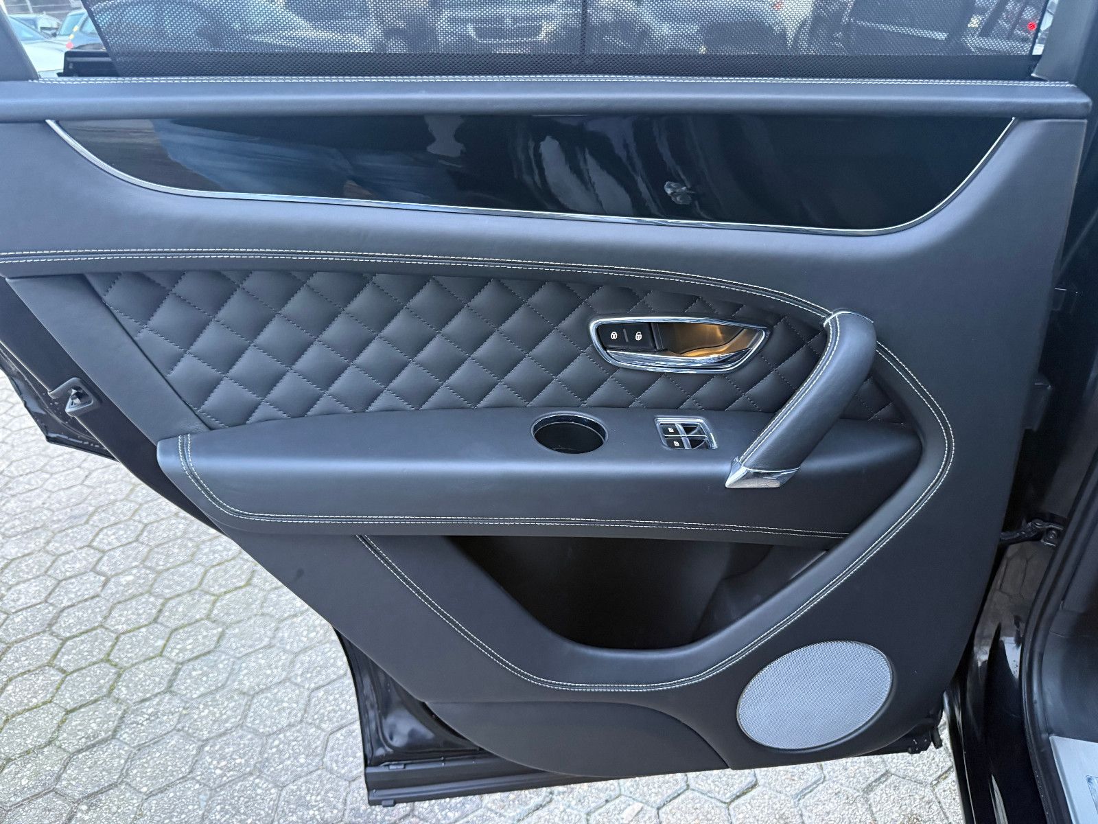 Fahrzeugabbildung Bentley Bentayga 6.0 W12 4WD*FirstEdition* Pano*Voll*