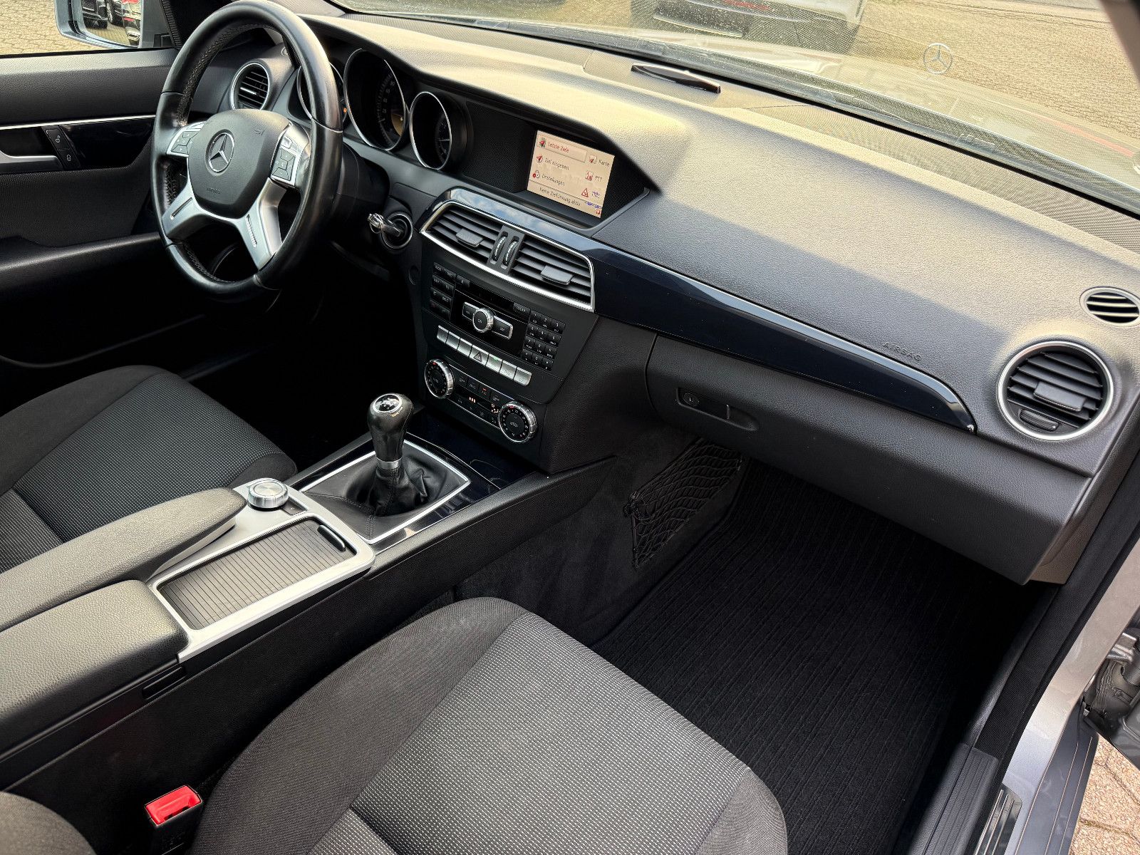 Fahrzeugabbildung Mercedes-Benz C 180 T-Modell  CGI BlueEfficiency`*Klima*