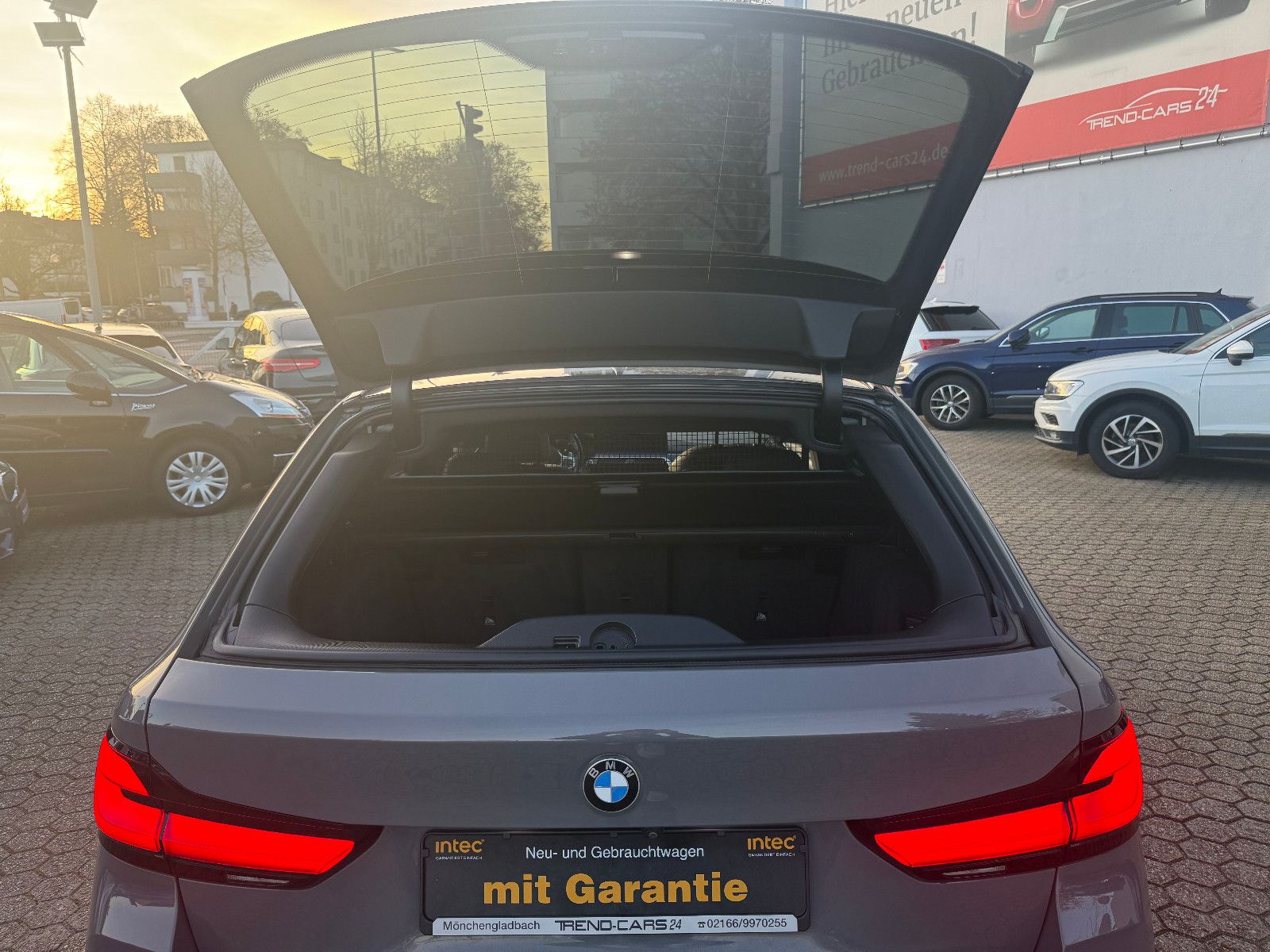 Fahrzeugabbildung BMW 530 Touring i M Sport*Navi*AHK*Leder*