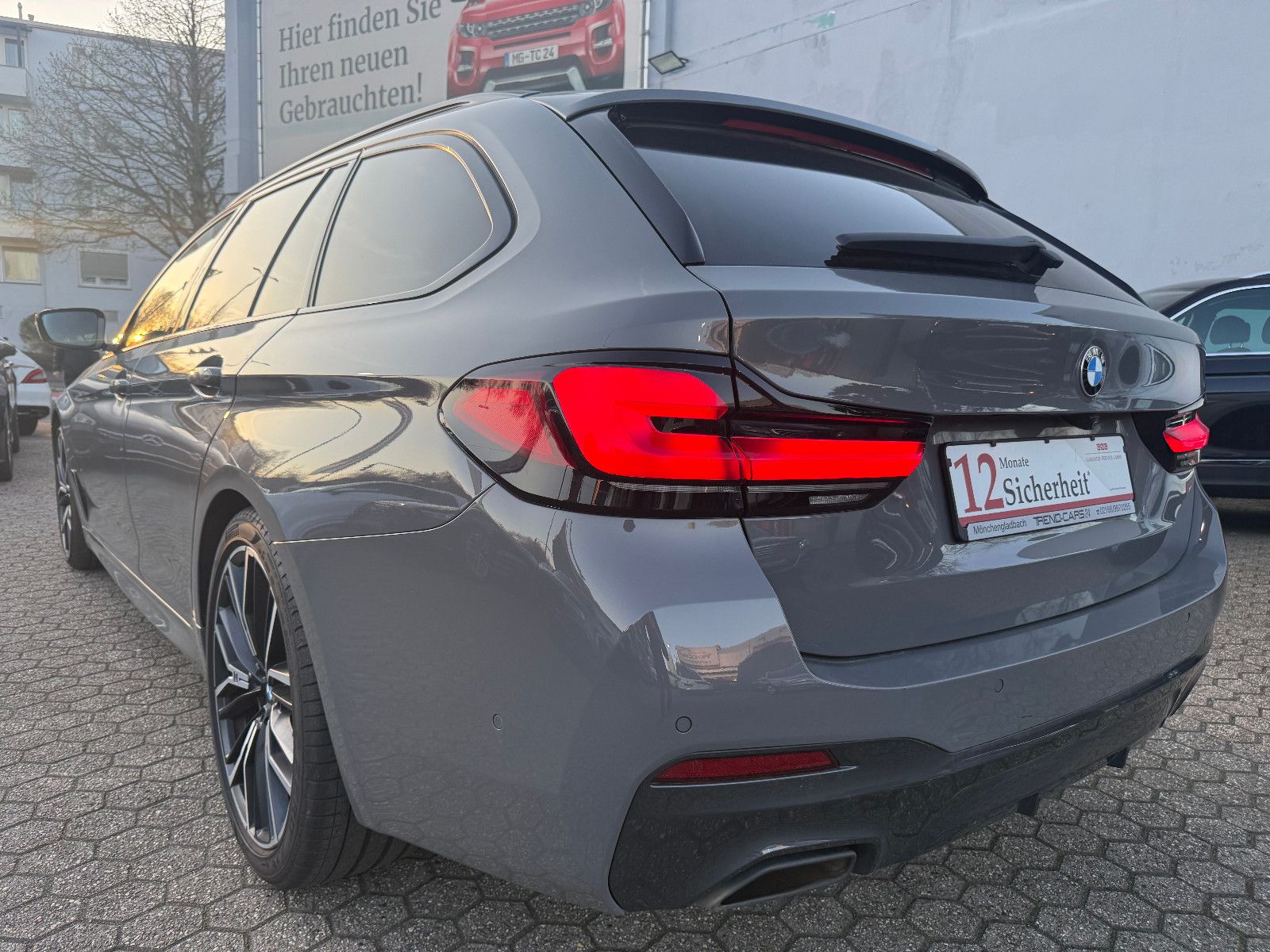 Fahrzeugabbildung BMW 530 Touring i M Sport*Navi*AHK*Leder*