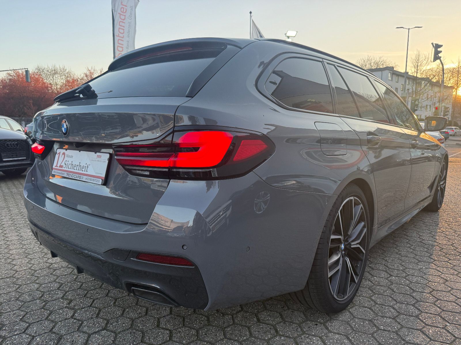 Fahrzeugabbildung BMW 530 Touring i M Sport*Navi*AHK*Leder*