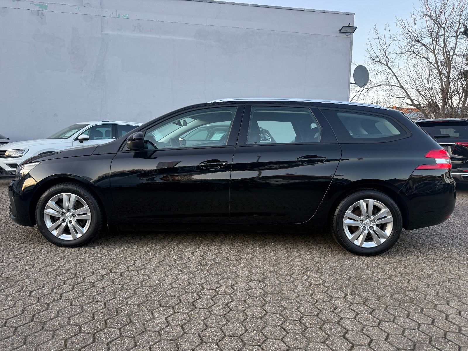 Fahrzeugabbildung Peugeot 308 SW Active*Klima*SH*Apple*Android Car Play*