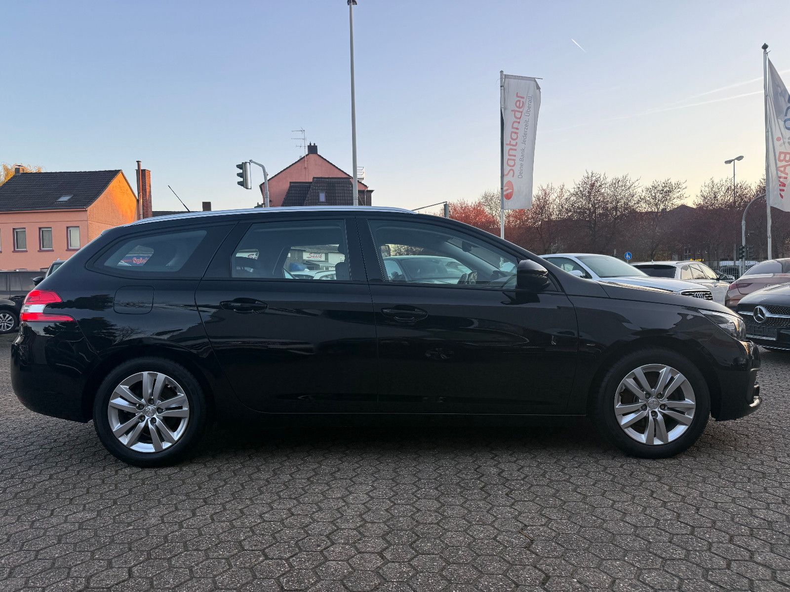 Fahrzeugabbildung Peugeot 308 SW Active*Klima*SH*Apple*Android Car Play*