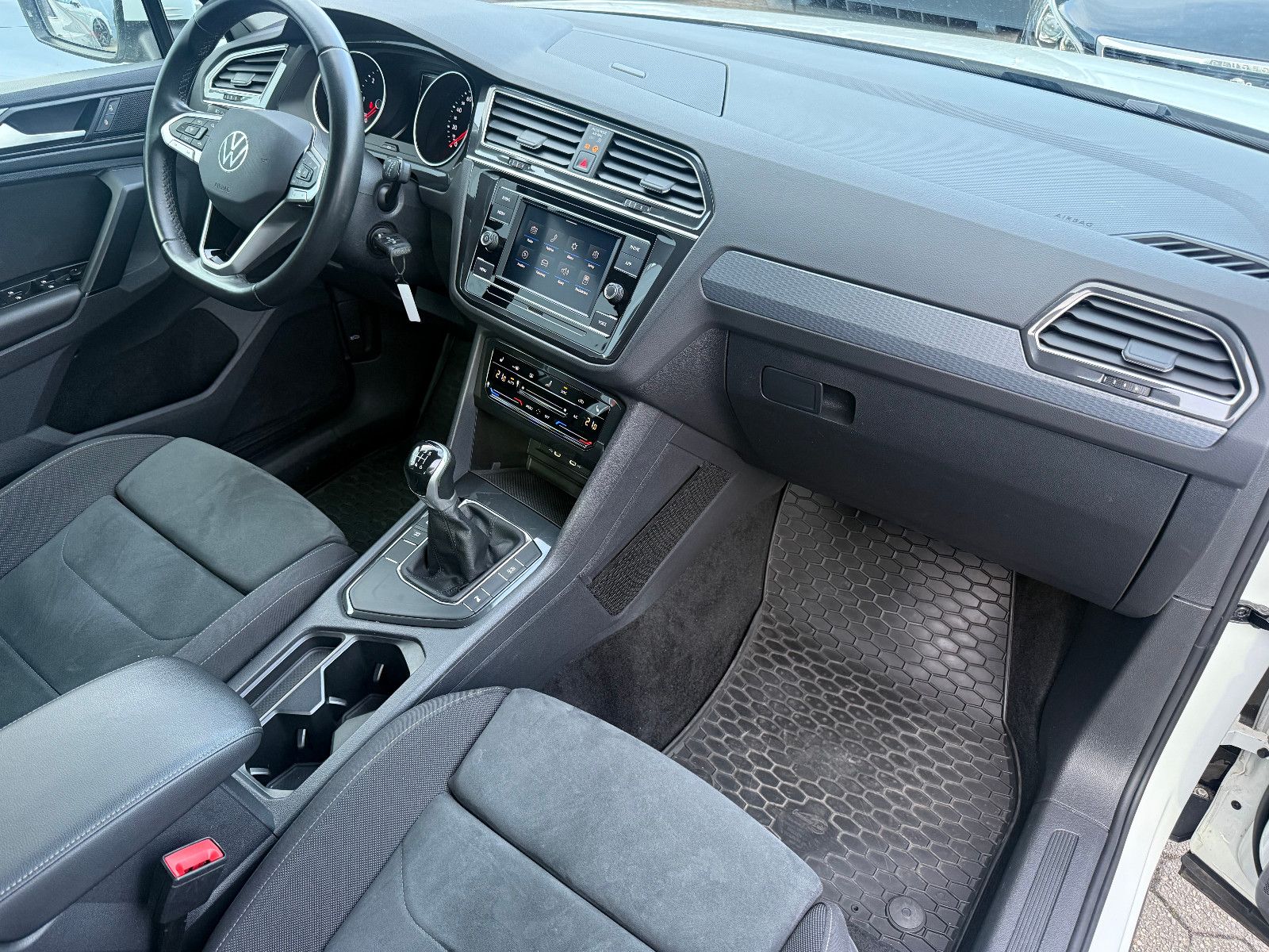 Fahrzeugabbildung Volkswagen Tiguan Life*ACC*AHK*KLIMA*LED*