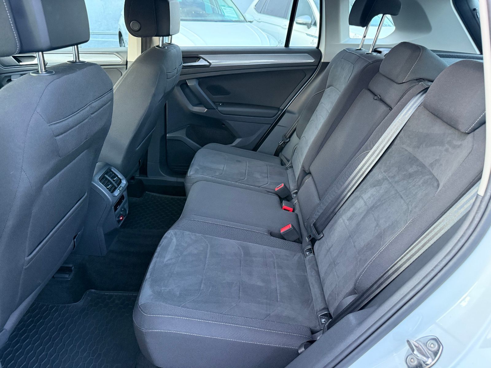 Fahrzeugabbildung Volkswagen Tiguan Life*ACC*AHK*KLIMA*LED*