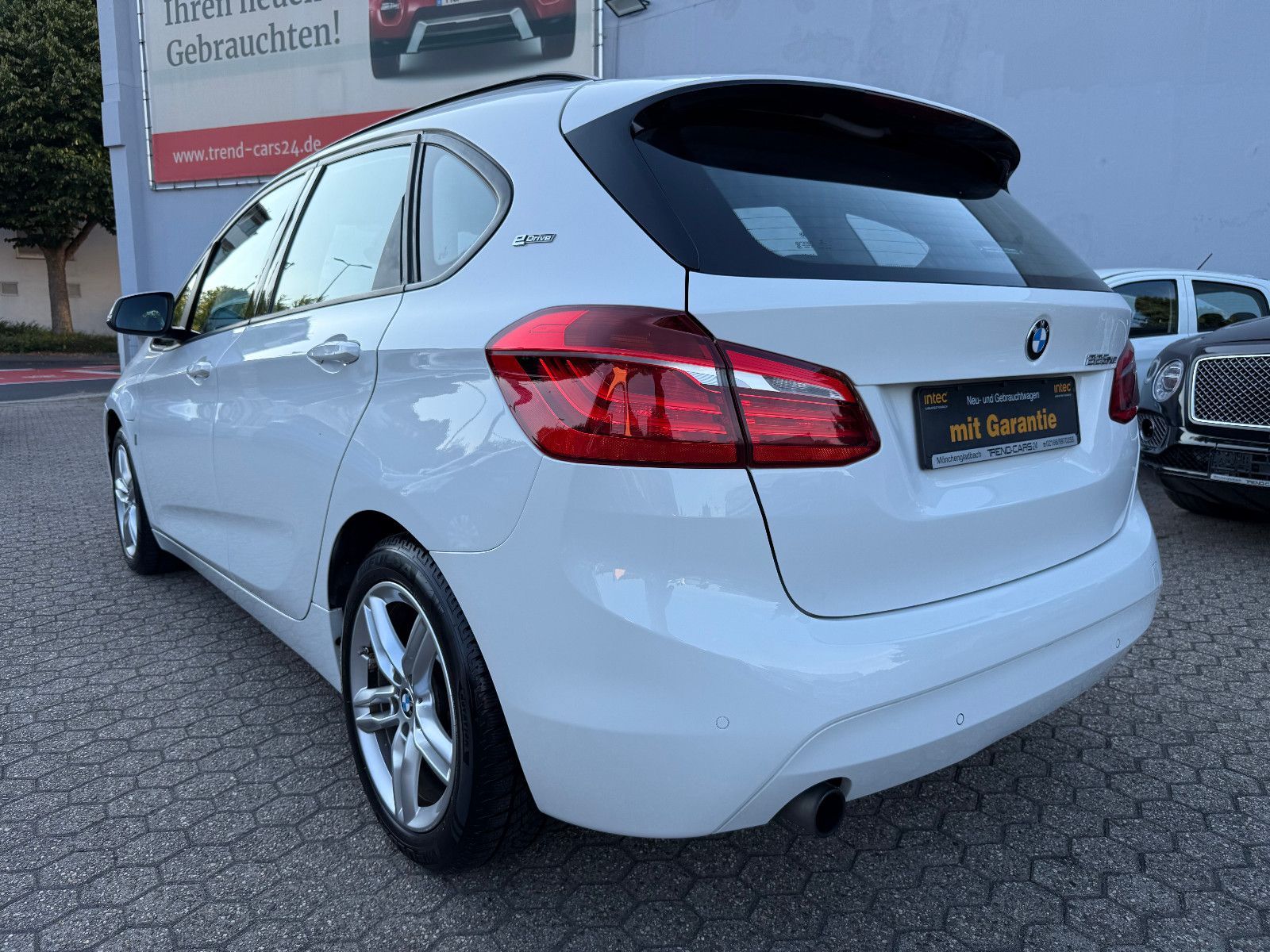 Fahrzeugabbildung BMW 225 Baureihe 2 Active Tourer 225 xe Advantage