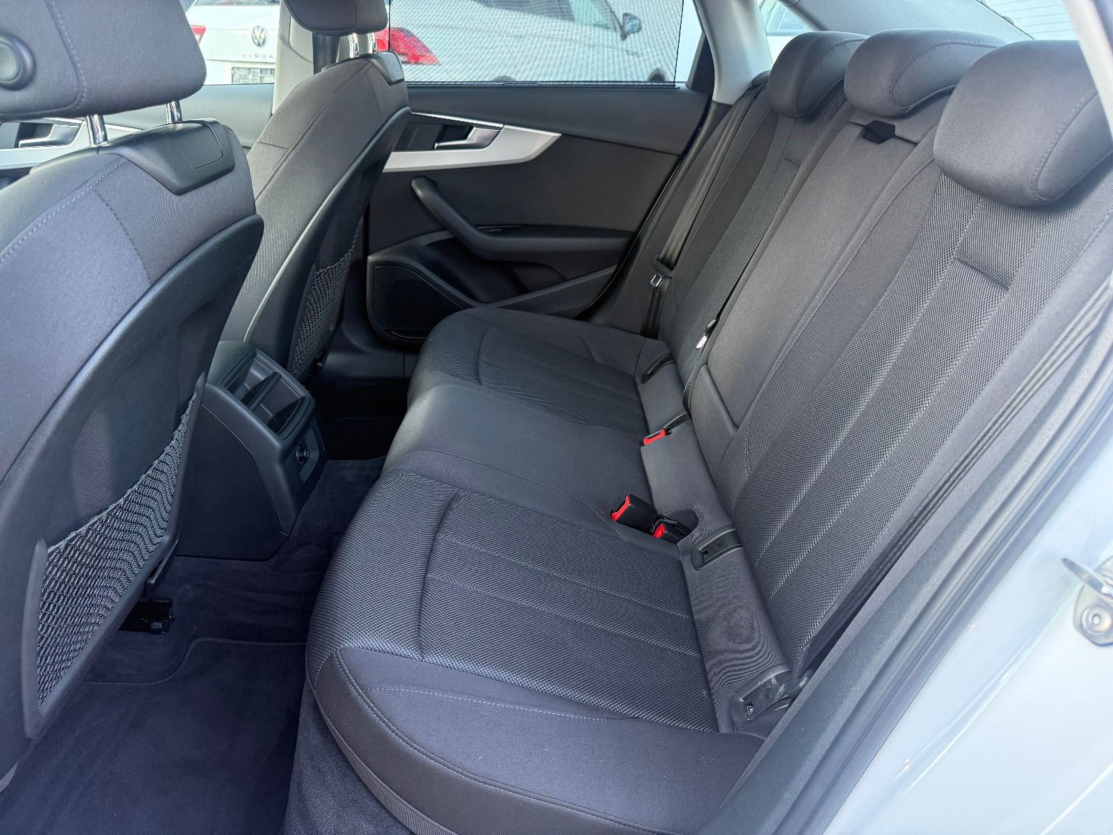 Fahrzeugabbildung Audi A4 Lim 30 TDIadvanced*S-Line*AHK*Tempomat*Matrix
