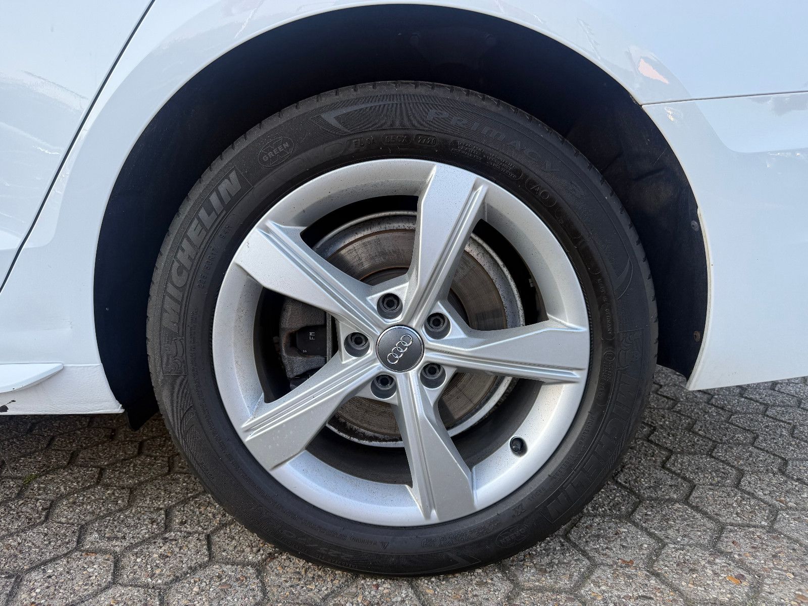 Fahrzeugabbildung Audi A4 Lim 30 TDIadvanced*S-Line*AHK*Tempomat*Matrix