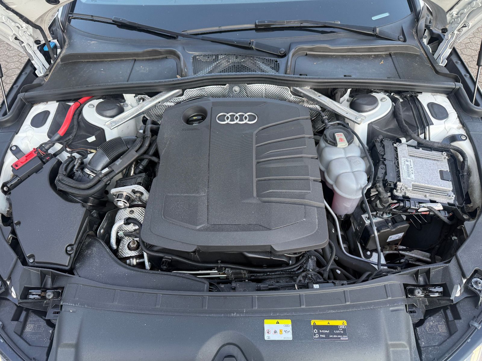 Fahrzeugabbildung Audi A4 Lim 30 TDIadvanced*S-Line*AHK*Tempomat*Matrix