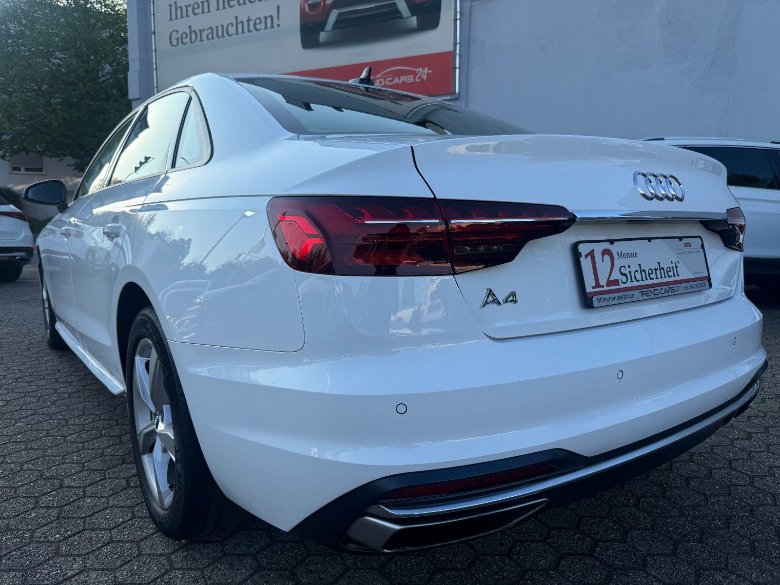Fahrzeugabbildung Audi A4 Lim 30 TDIadvanced*S-Line*AHK*Tempomat*Matrix