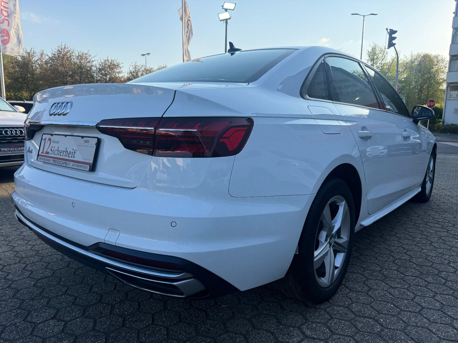 Fahrzeugabbildung Audi A4 Lim 30 TDIadvanced*S-Line*AHK*Tempomat*Matrix