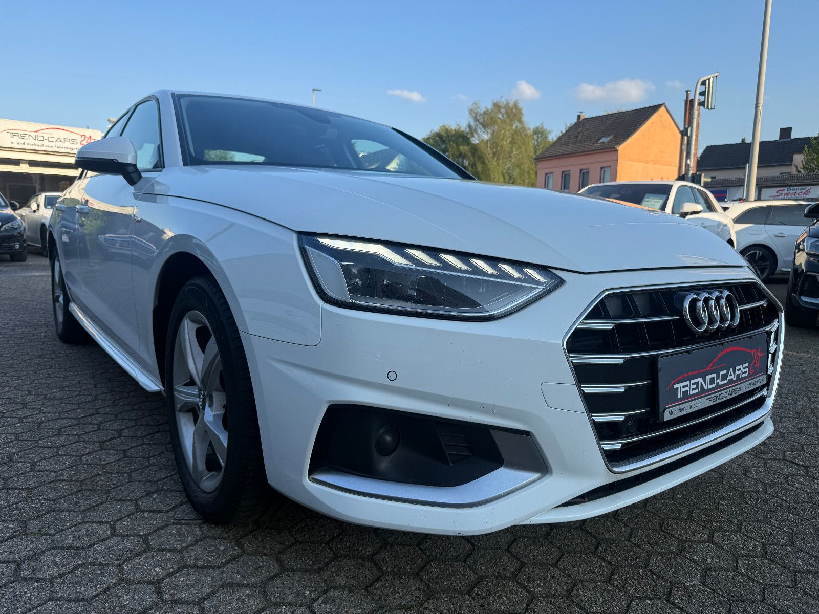 Fahrzeugabbildung Audi A4 Lim 30 TDIadvanced*S-Line*AHK*Tempomat*Matrix