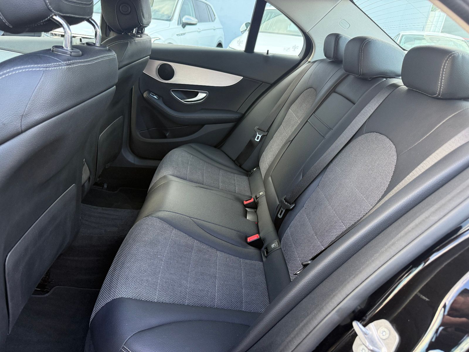 Fahrzeugabbildung Mercedes-Benz C 200 C Limousine AVANTGARDE *AHK*Scheckheft *
