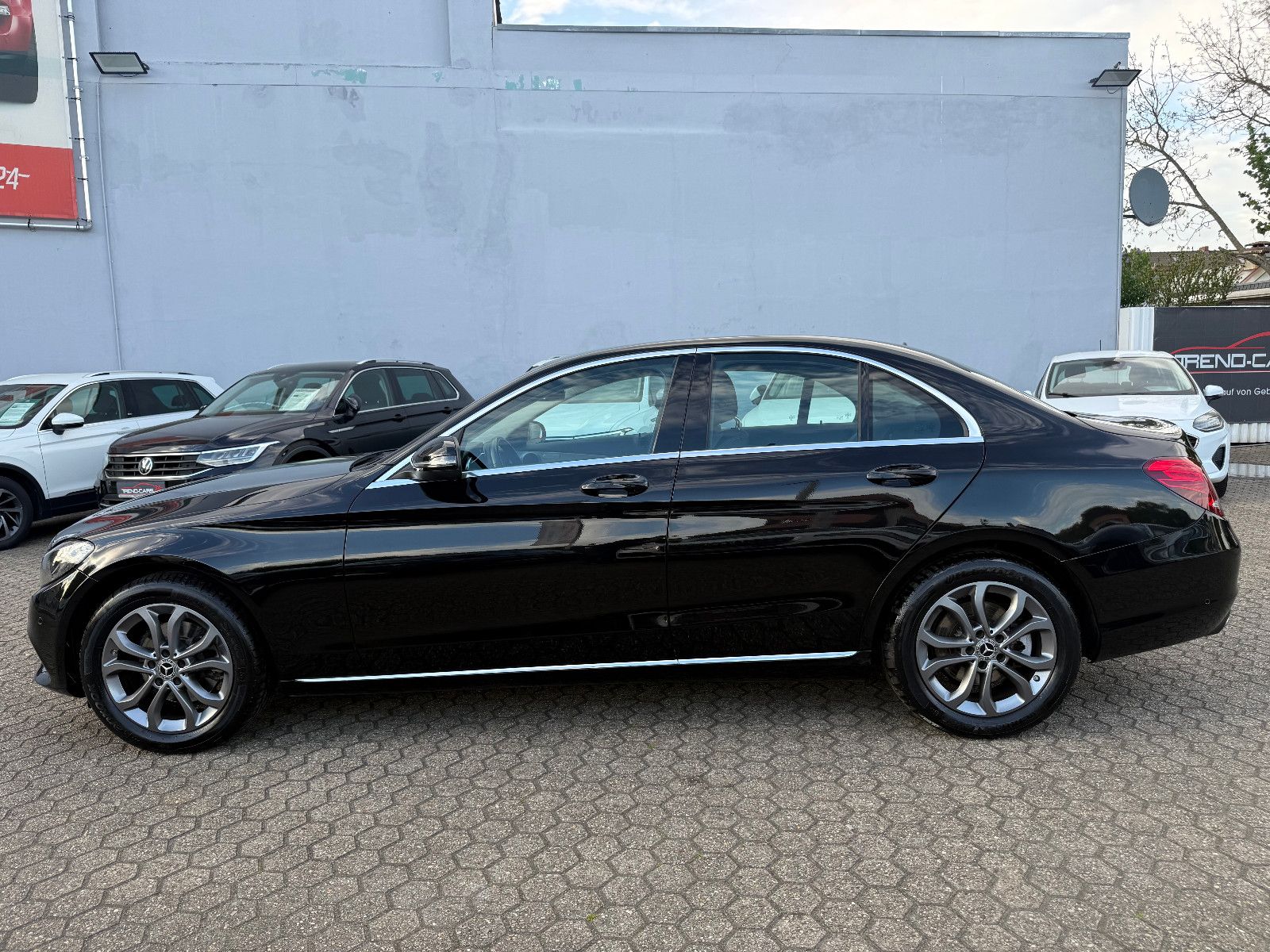 Fahrzeugabbildung Mercedes-Benz C 200 C Limousine AVANTGARDE *AHK*Scheckheft *