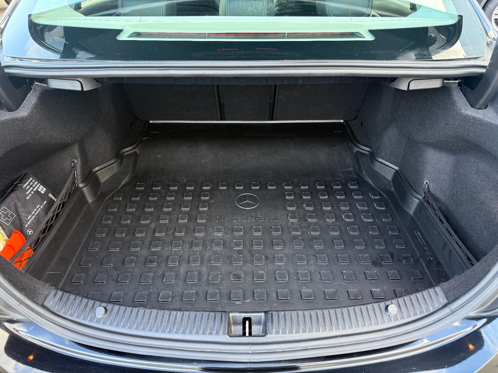 Fahrzeugabbildung Mercedes-Benz C 200 C Limousine AVANTGARDE *AHK*Scheckheft *