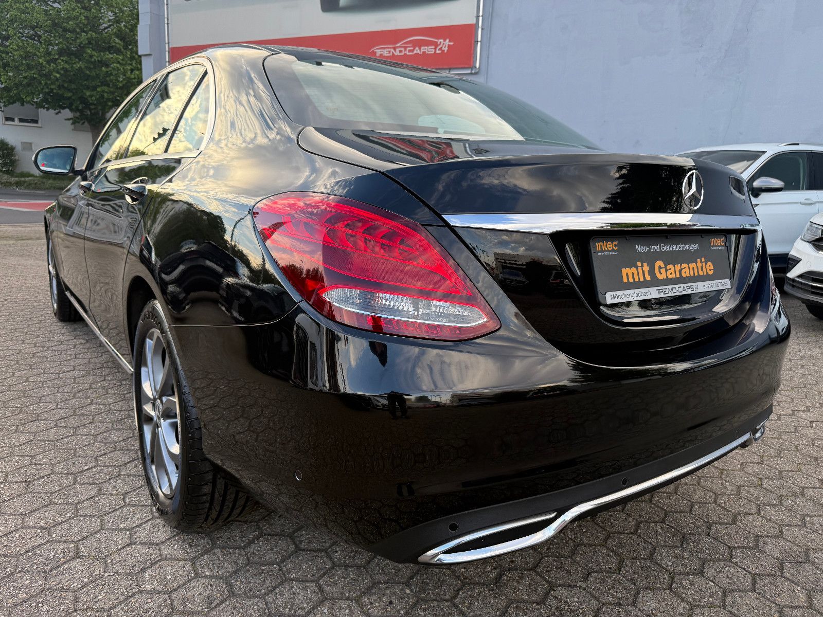 Fahrzeugabbildung Mercedes-Benz C 200 C Limousine AVANTGARDE *AHK*Scheckheft *