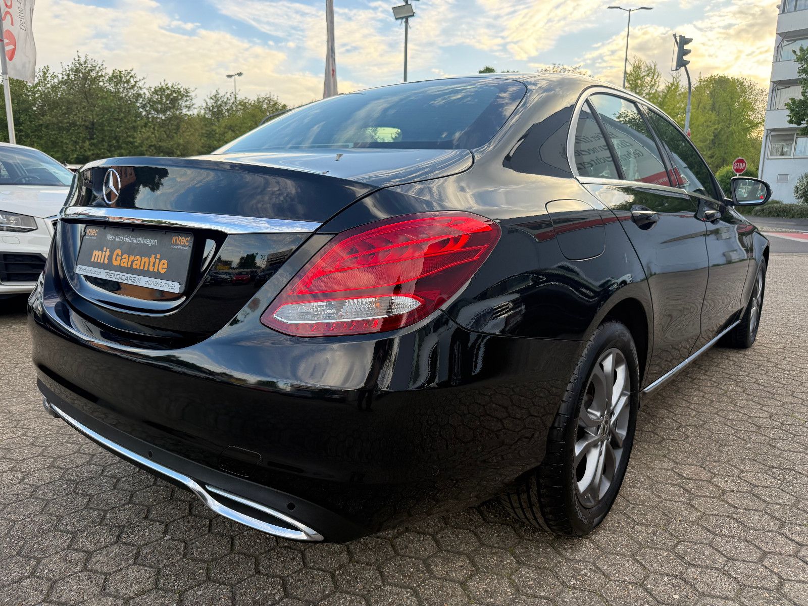 Fahrzeugabbildung Mercedes-Benz C 200 C Limousine AVANTGARDE *AHK*Scheckheft *