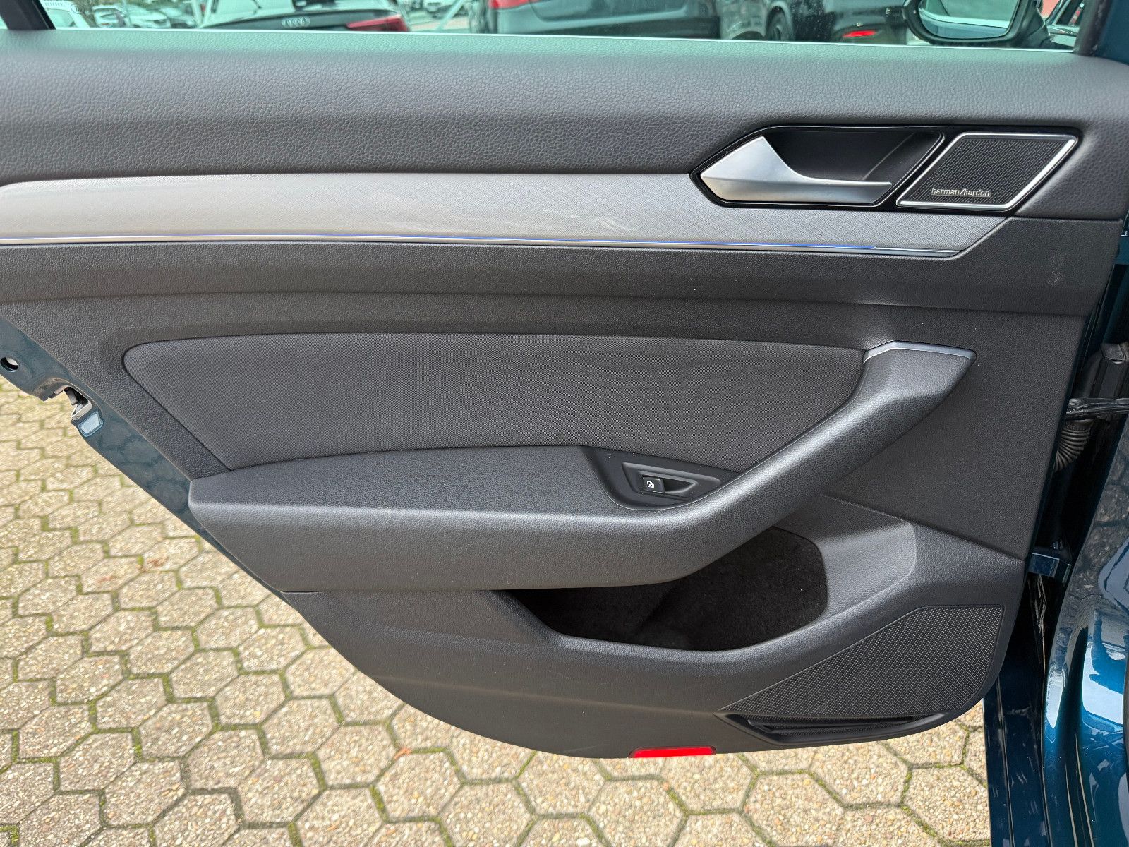 Fahrzeugabbildung Volkswagen Passat Variant Business*ACC*Headup*Harmann Kardo