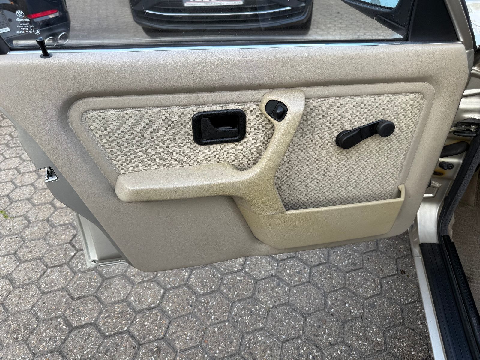 Fahrzeugabbildung BMW E30 320I wenig KM* Rostfrei*Sehr Gepflegt*