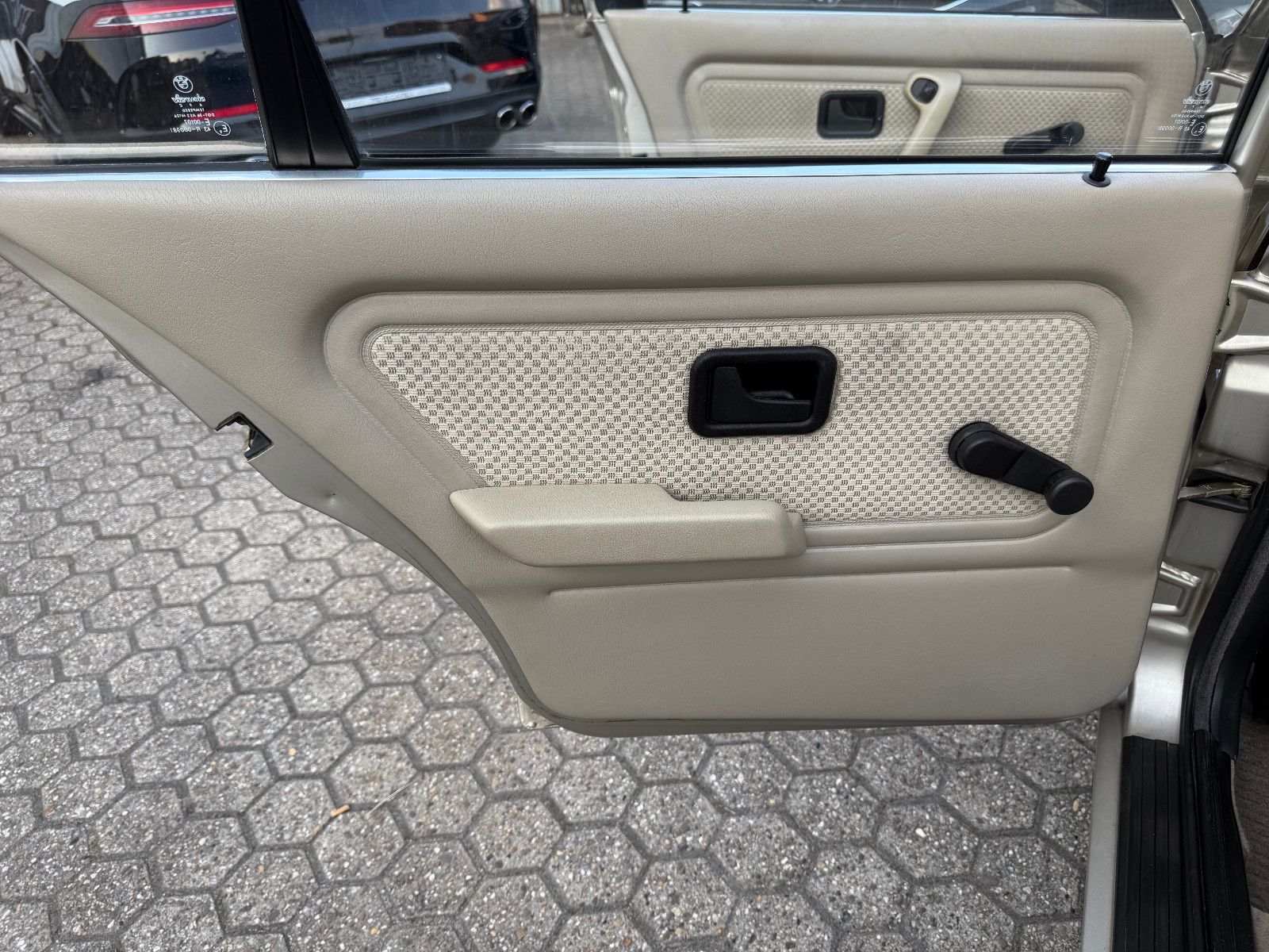 Fahrzeugabbildung BMW E30 320I wenig KM* Rostfrei*Sehr Gepflegt*