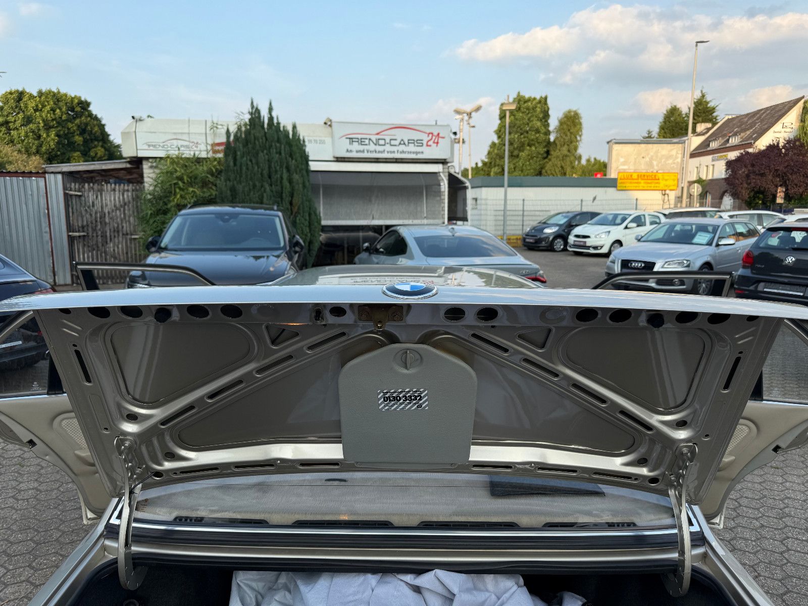 Fahrzeugabbildung BMW E30 320I wenig KM* Rostfrei*Sehr Gepflegt*