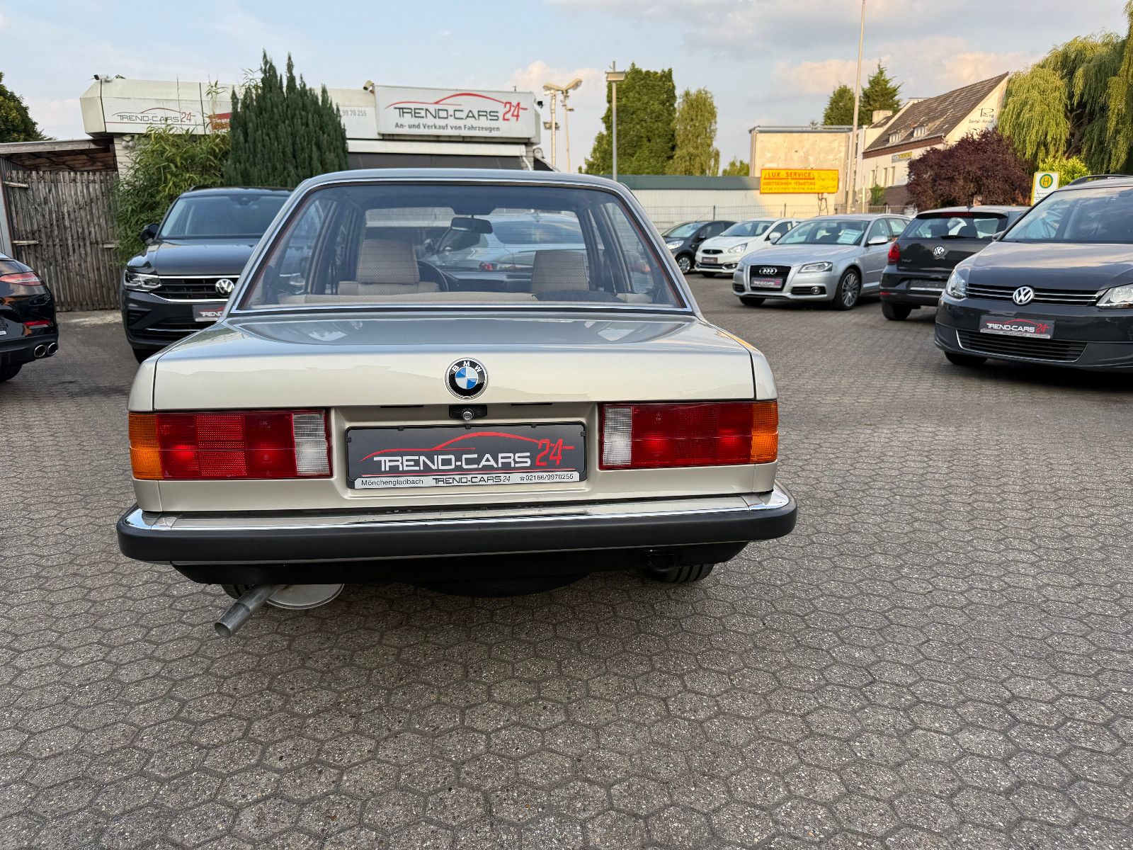 Fahrzeugabbildung BMW E30 320I wenig KM* Rostfrei*Sehr Gepflegt*