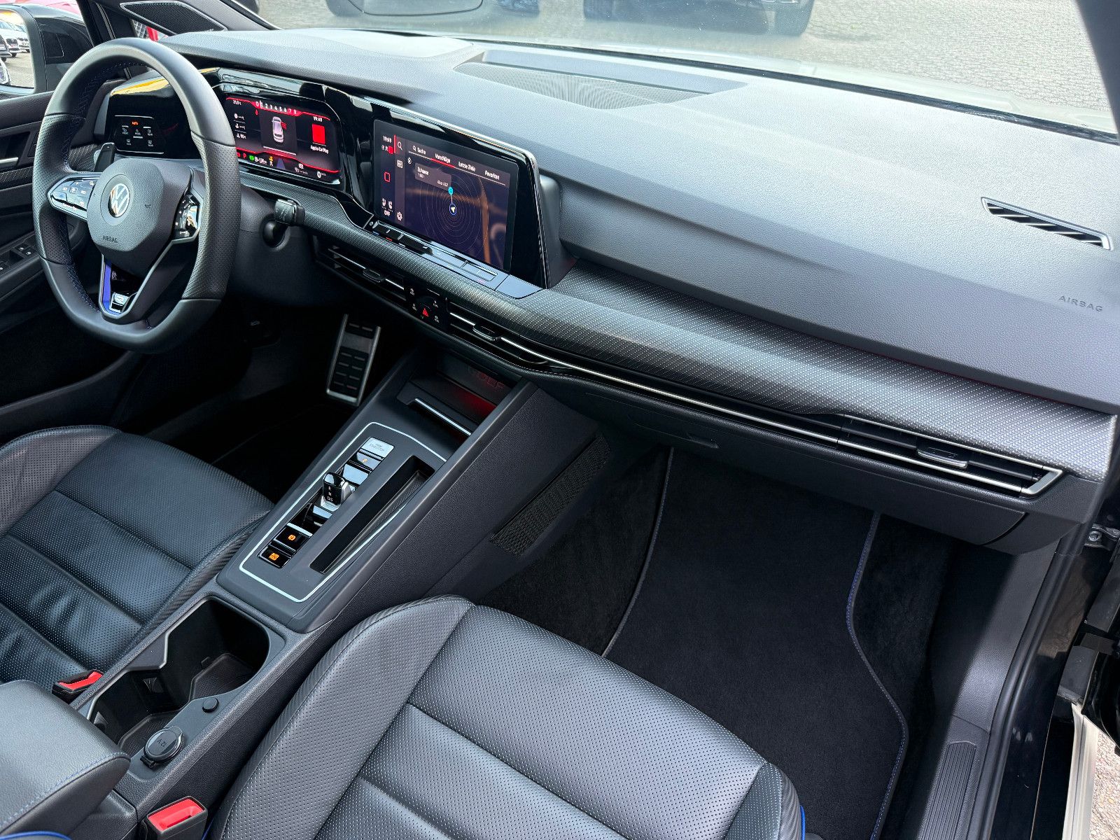 Fahrzeugabbildung Volkswagen Golf VIII Lim. R 4Motion*ACC*Harmann Kardon*Akra