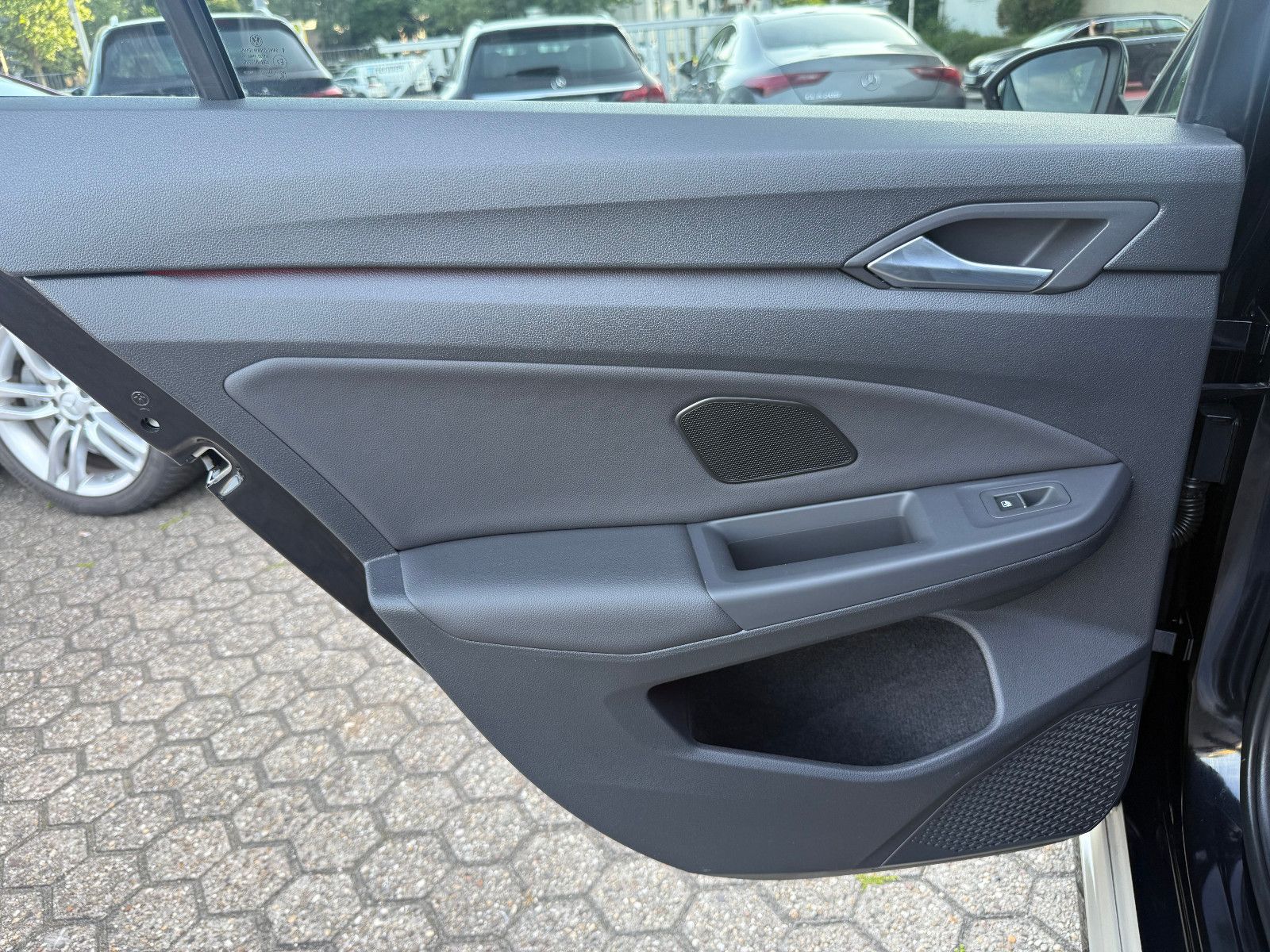 Fahrzeugabbildung Volkswagen Golf VIII Lim. R 4Motion*ACC*Harmann Kardon*Akra