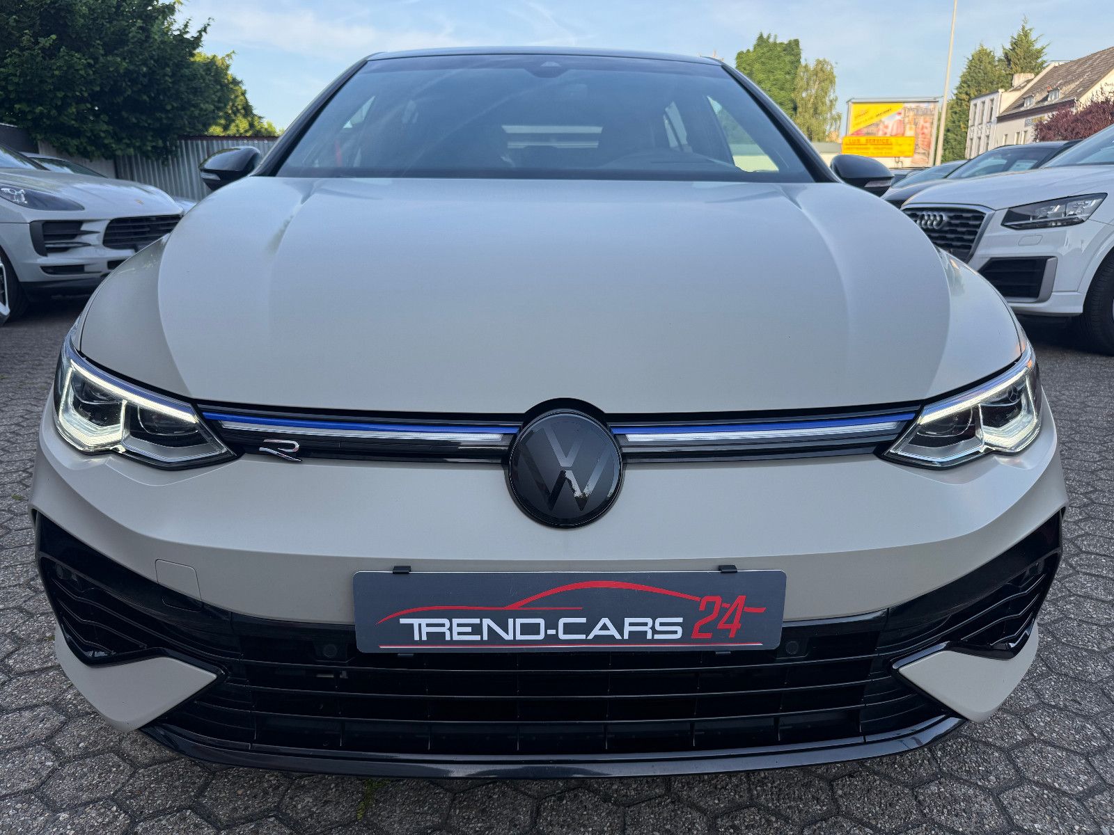 Fahrzeugabbildung Volkswagen Golf VIII Lim. R 4Motion*ACC*Harmann Kardon*Akra