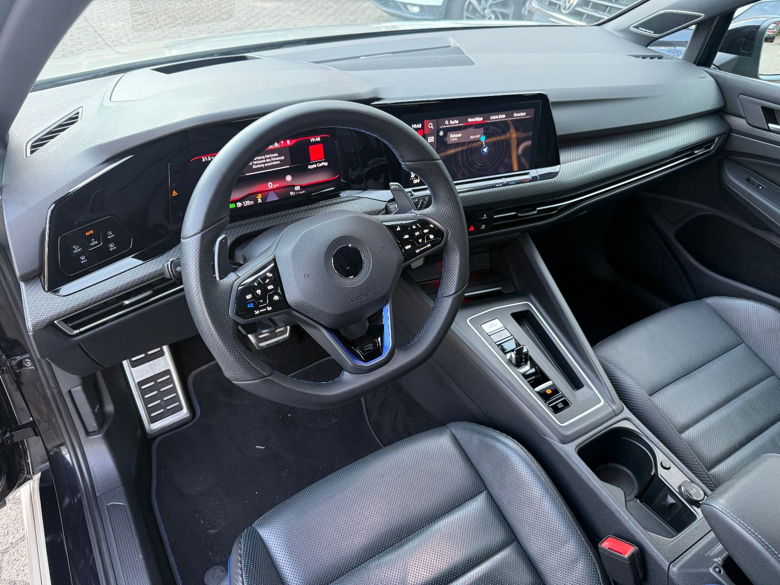 Fahrzeugabbildung Volkswagen Golf VIII Lim. R 4Motion*ACC*Harmann Kardon*Akra