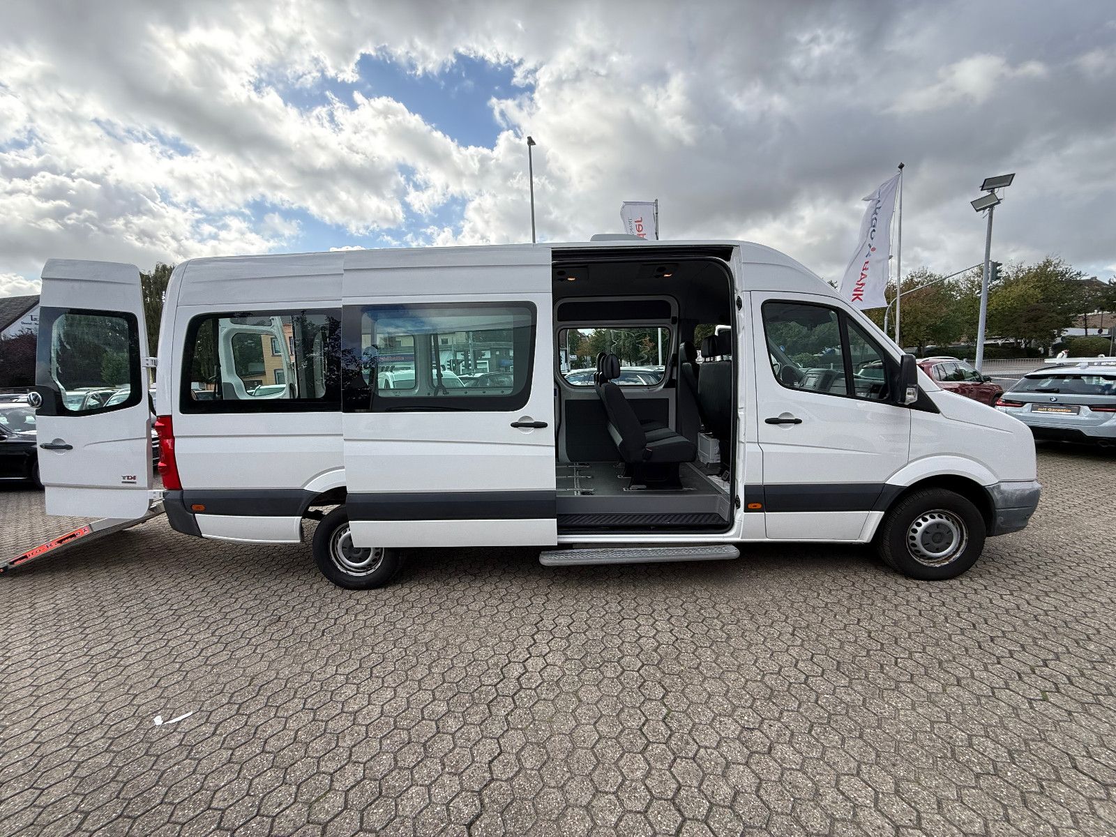 Fahrzeugabbildung Volkswagen Crafter 35 lang Hochdach*Rollstuhlrampe*Klima*