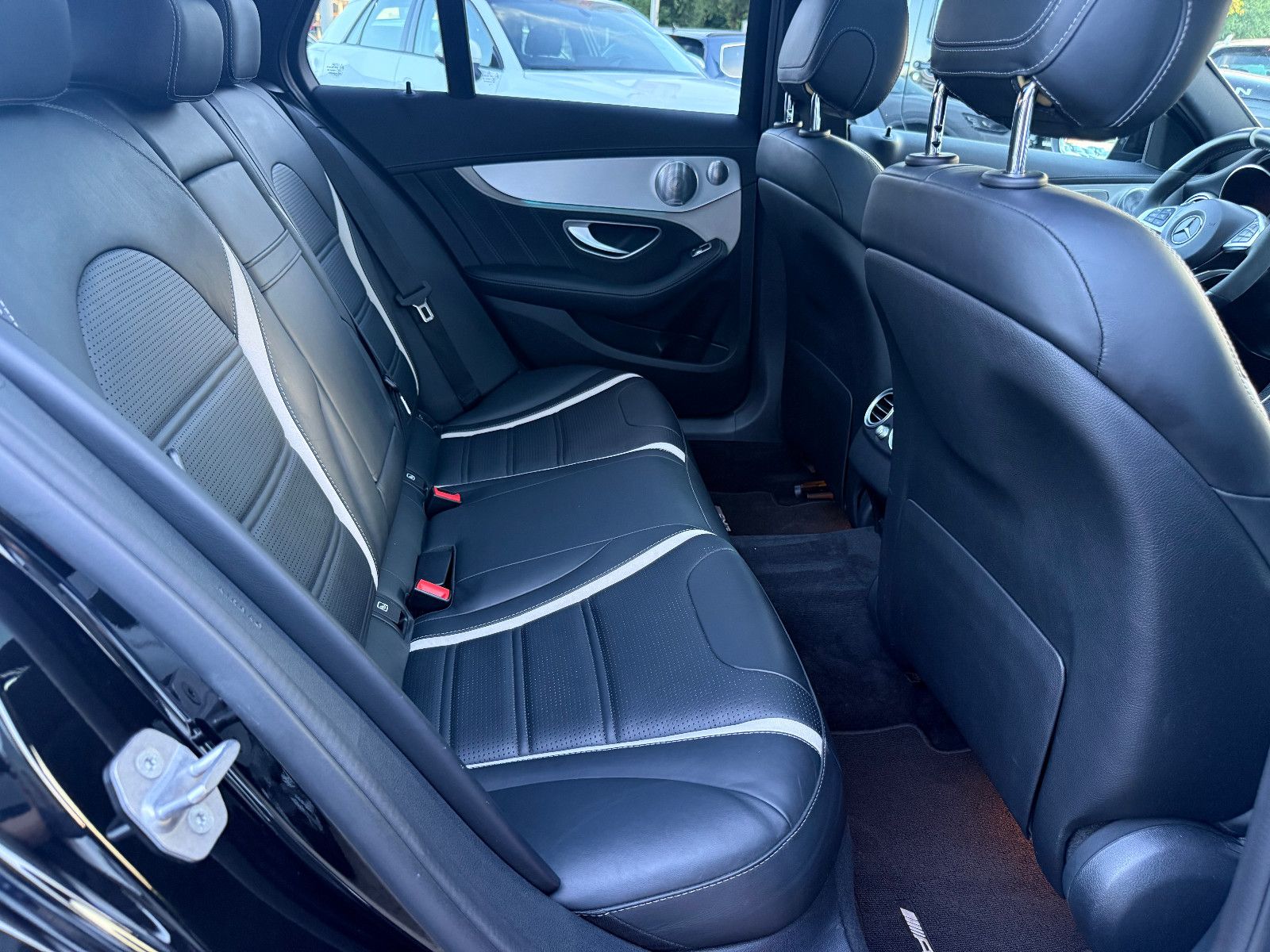 Fahrzeugabbildung Mercedes-Benz C 63 AMG S *ACC*LEDER*Burmaster*Pano*